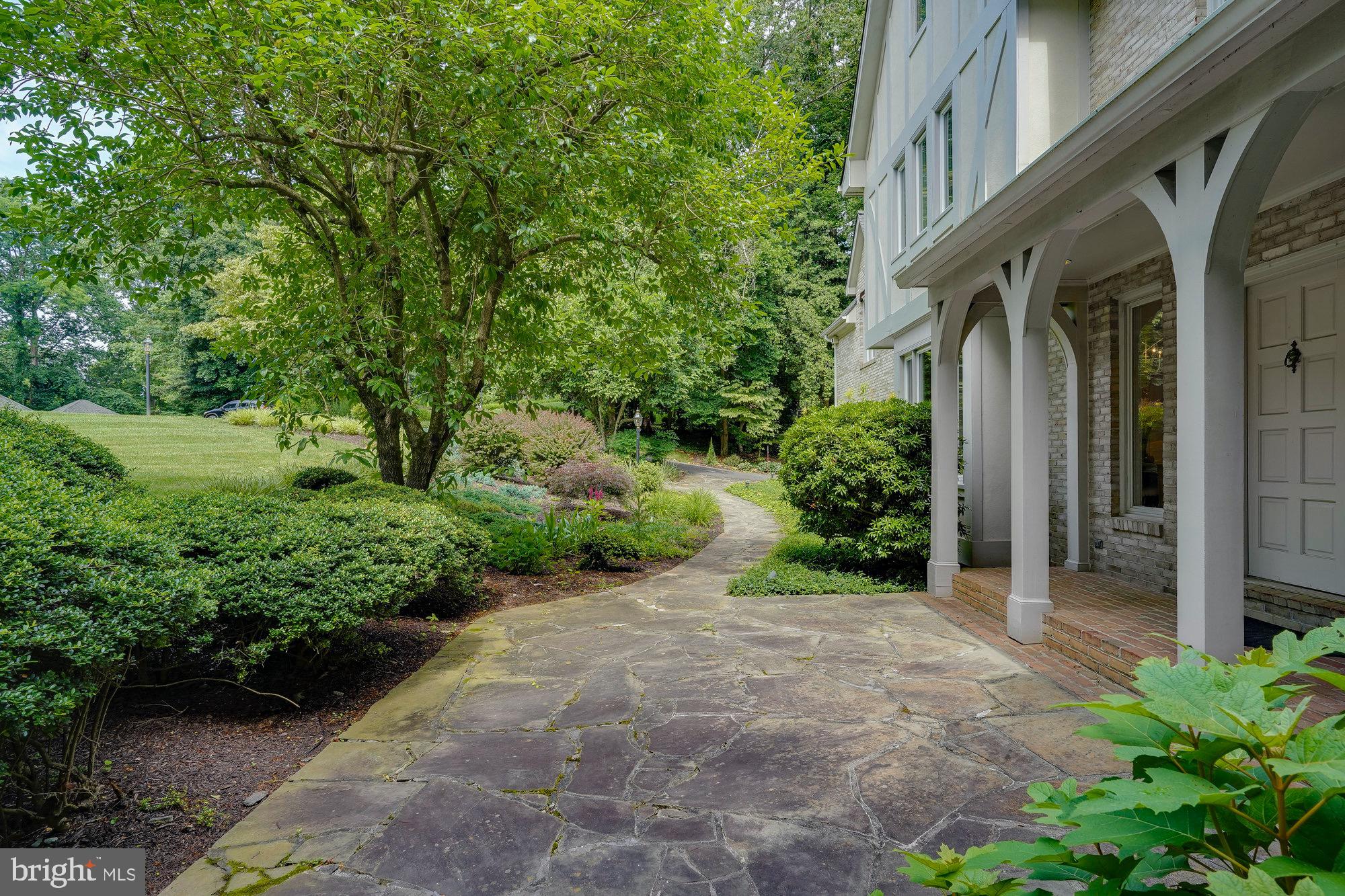 HUNTER'S CREST - Residential