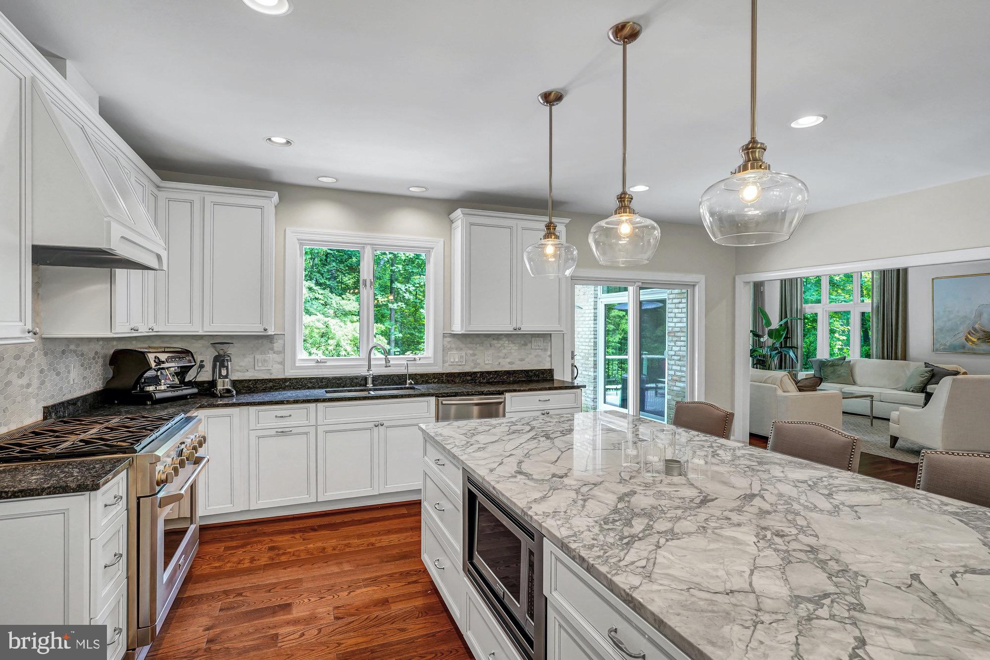 HUNTER'S CREST - Residential