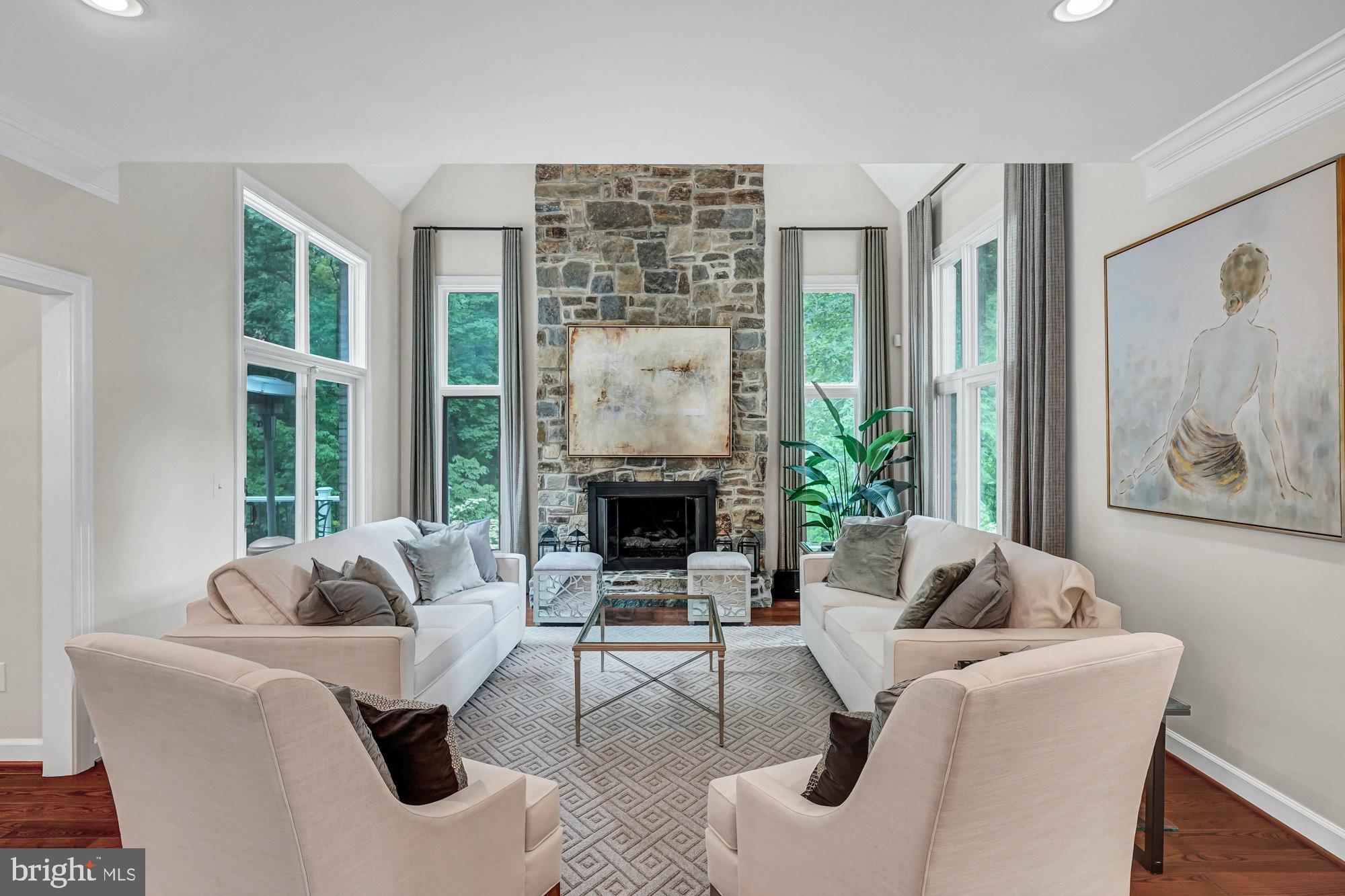 HUNTER'S CREST - Residential