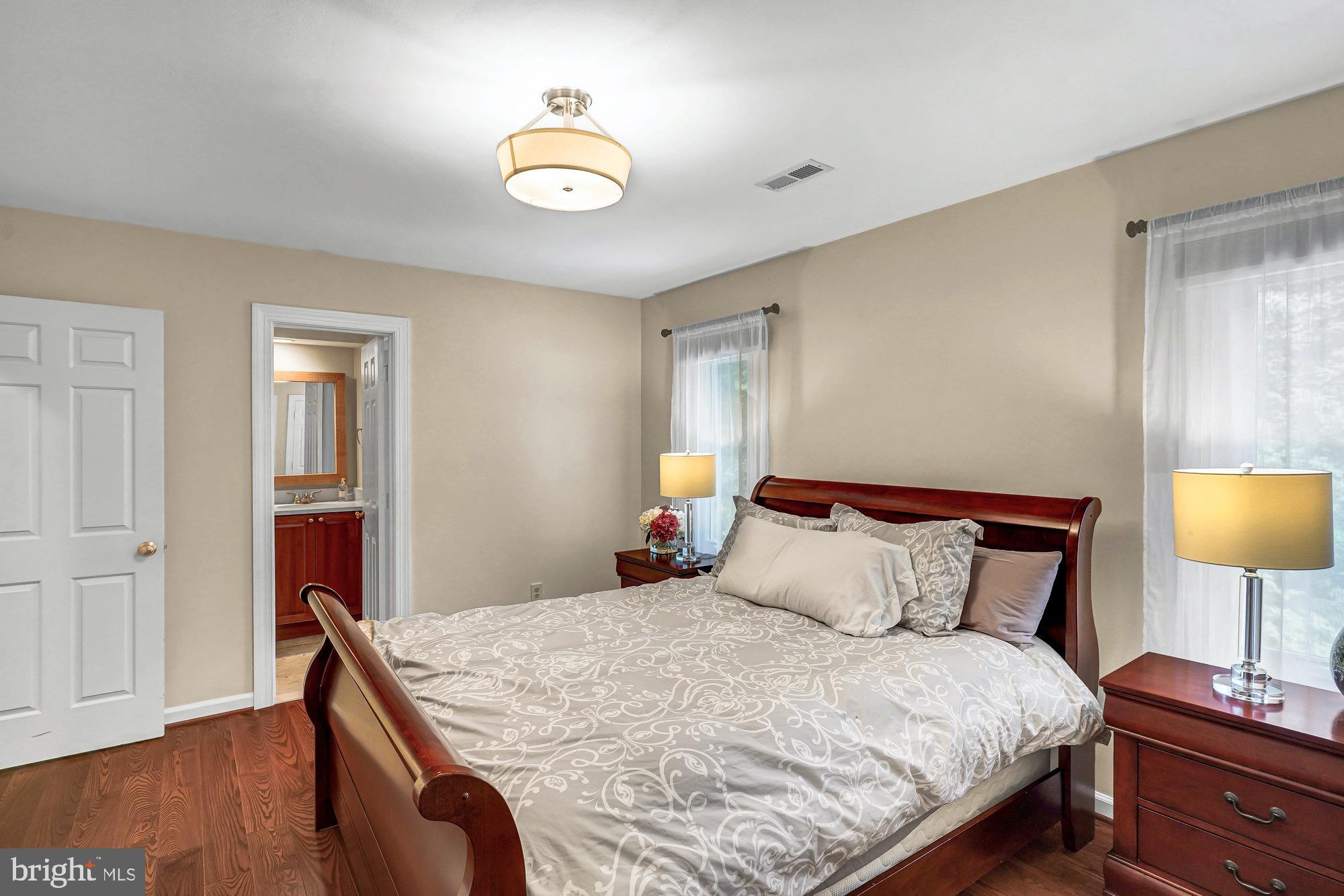 HUNTER'S CREST - Residential