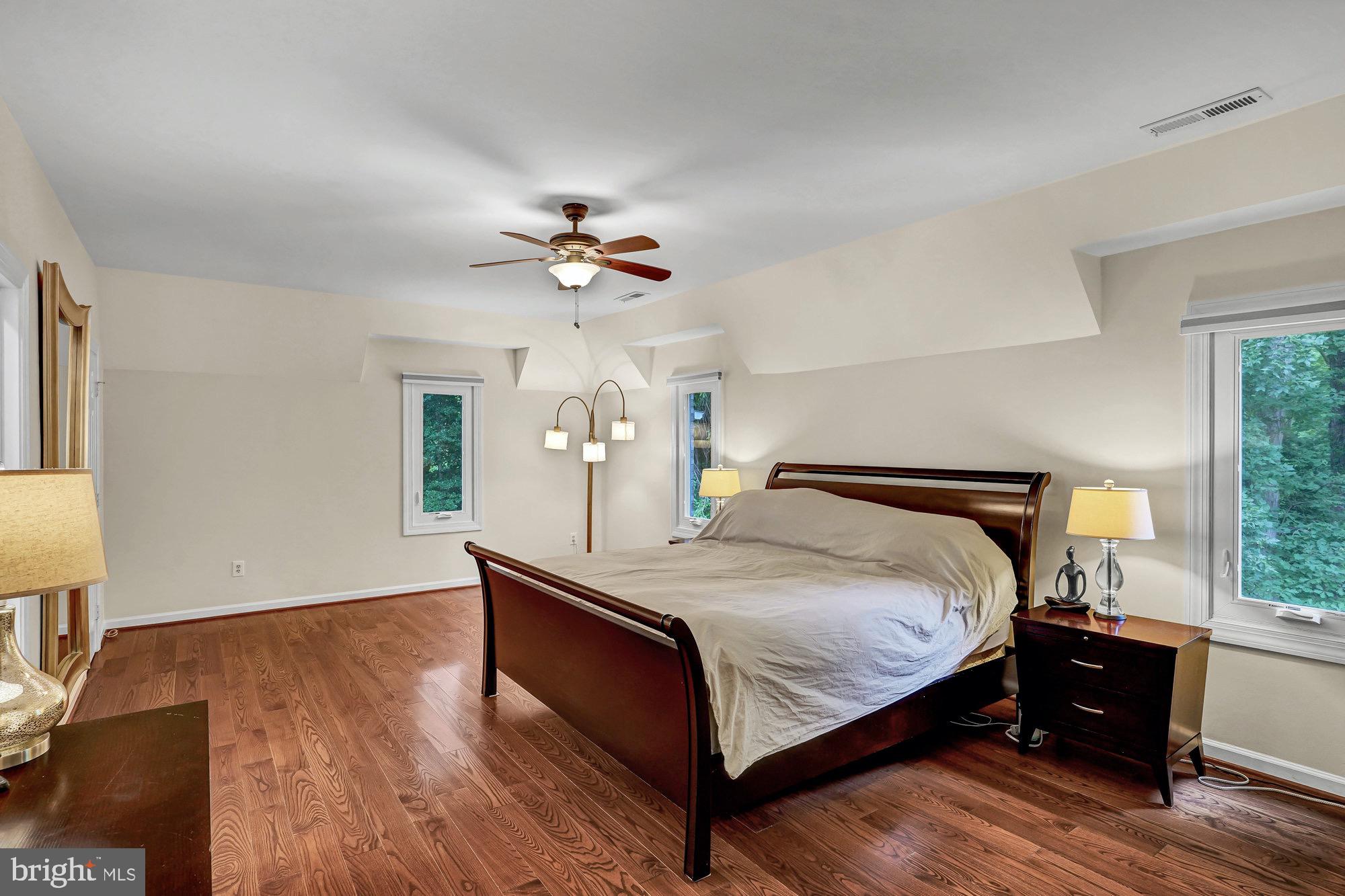 HUNTER'S CREST - Residential