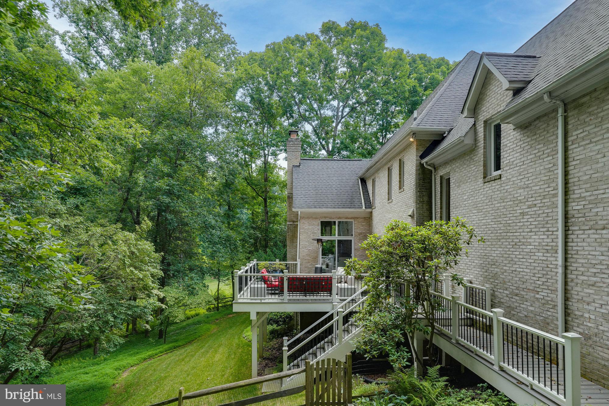 HUNTER'S CREST - Residential