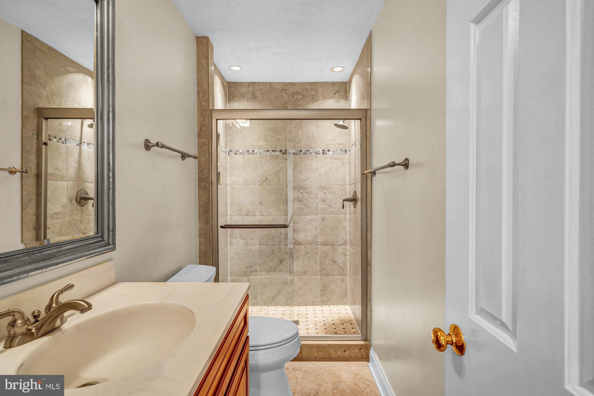 HUNTER'S CREST - Residential