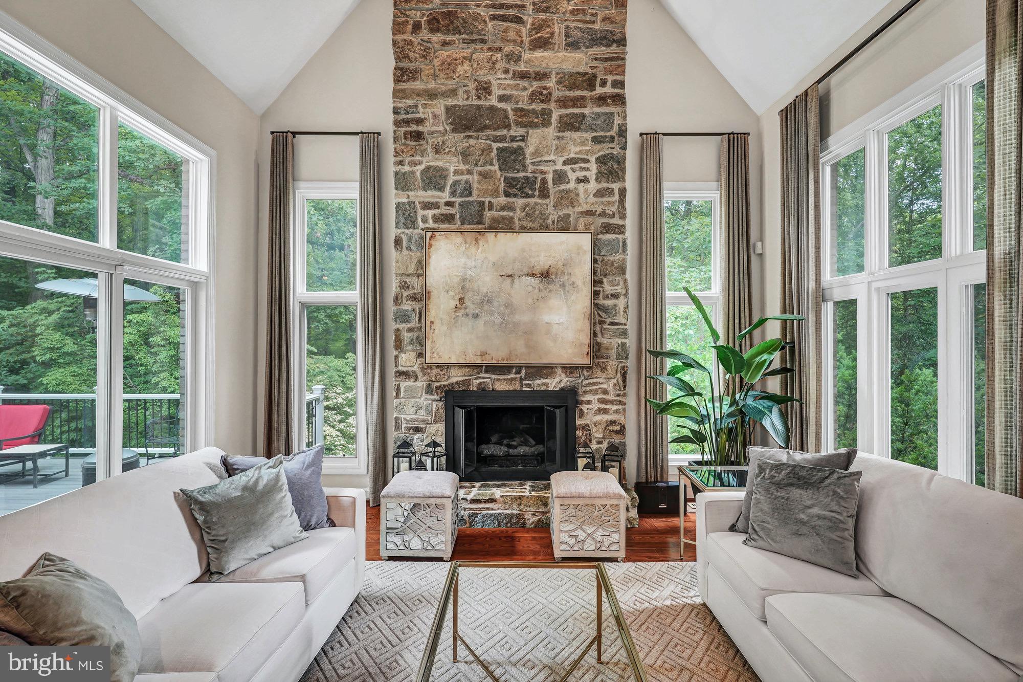 HUNTER'S CREST - Residential