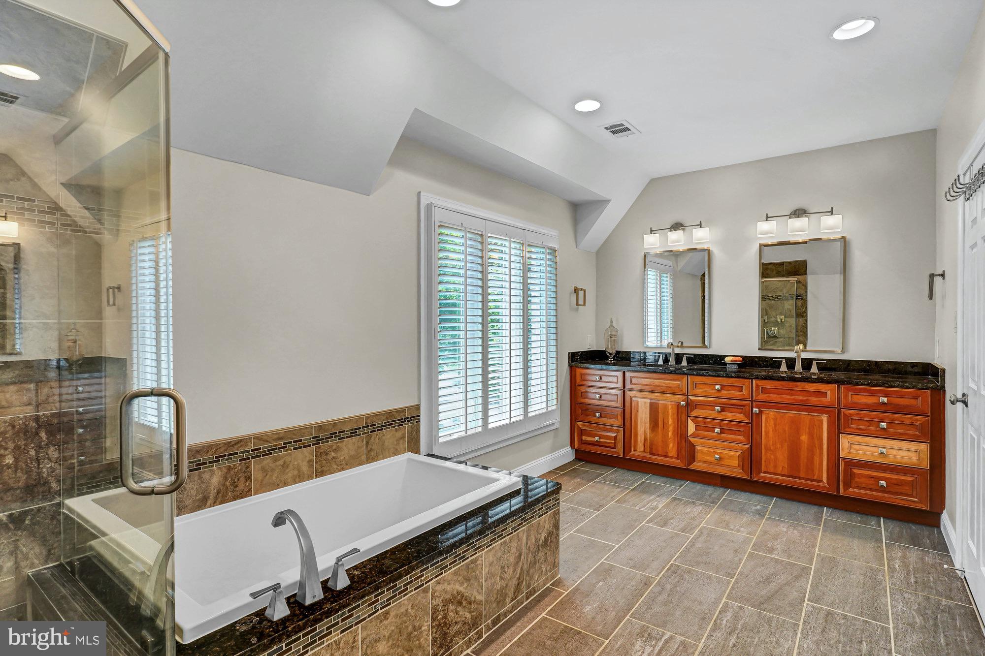 HUNTER'S CREST - Residential