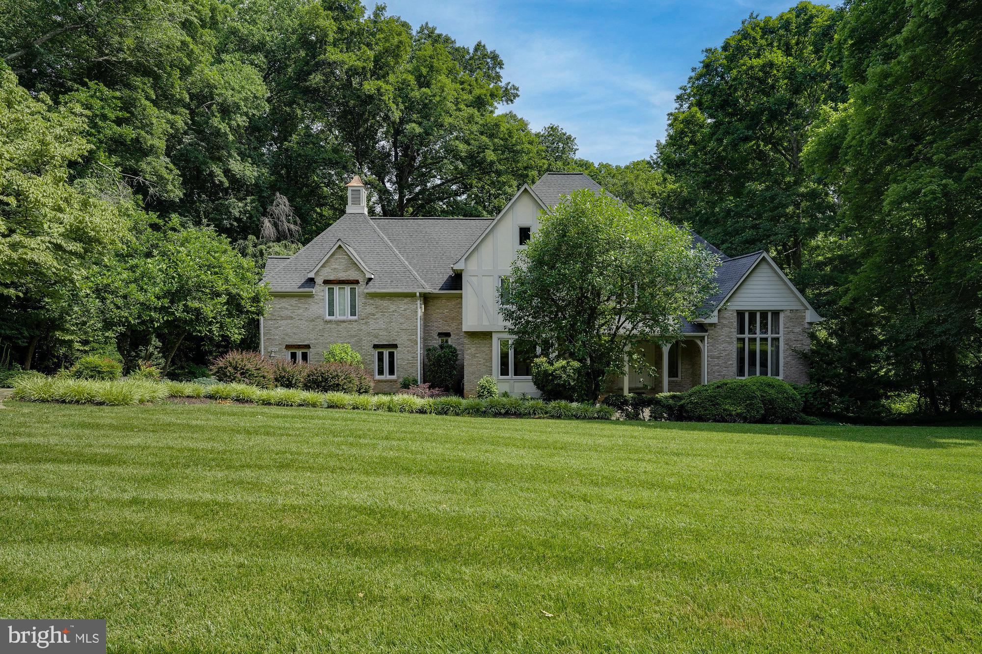 HUNTER'S CREST - Residential