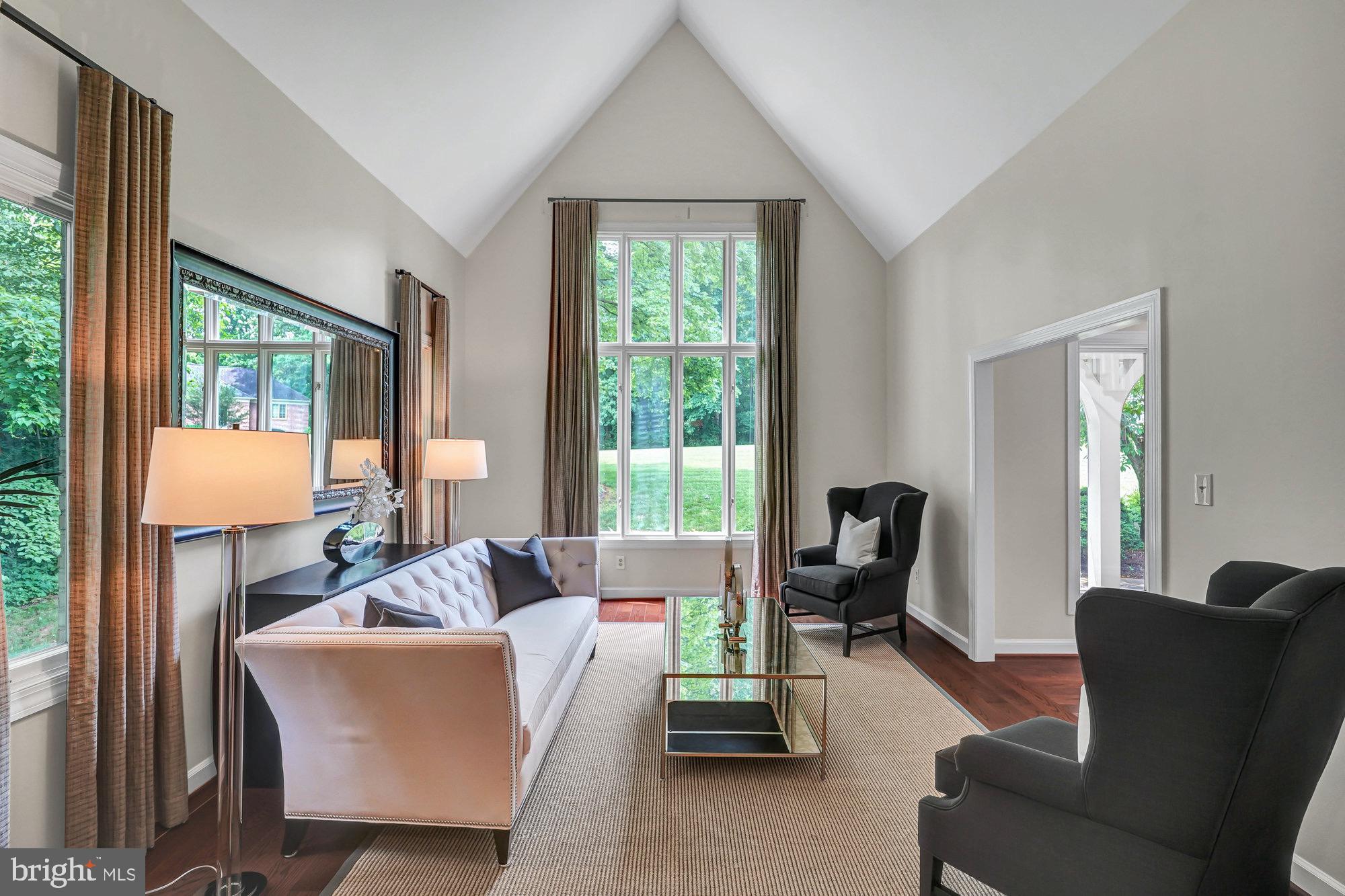 HUNTER'S CREST - Residential