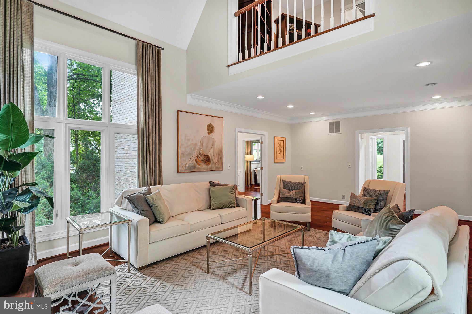 HUNTER'S CREST - Residential