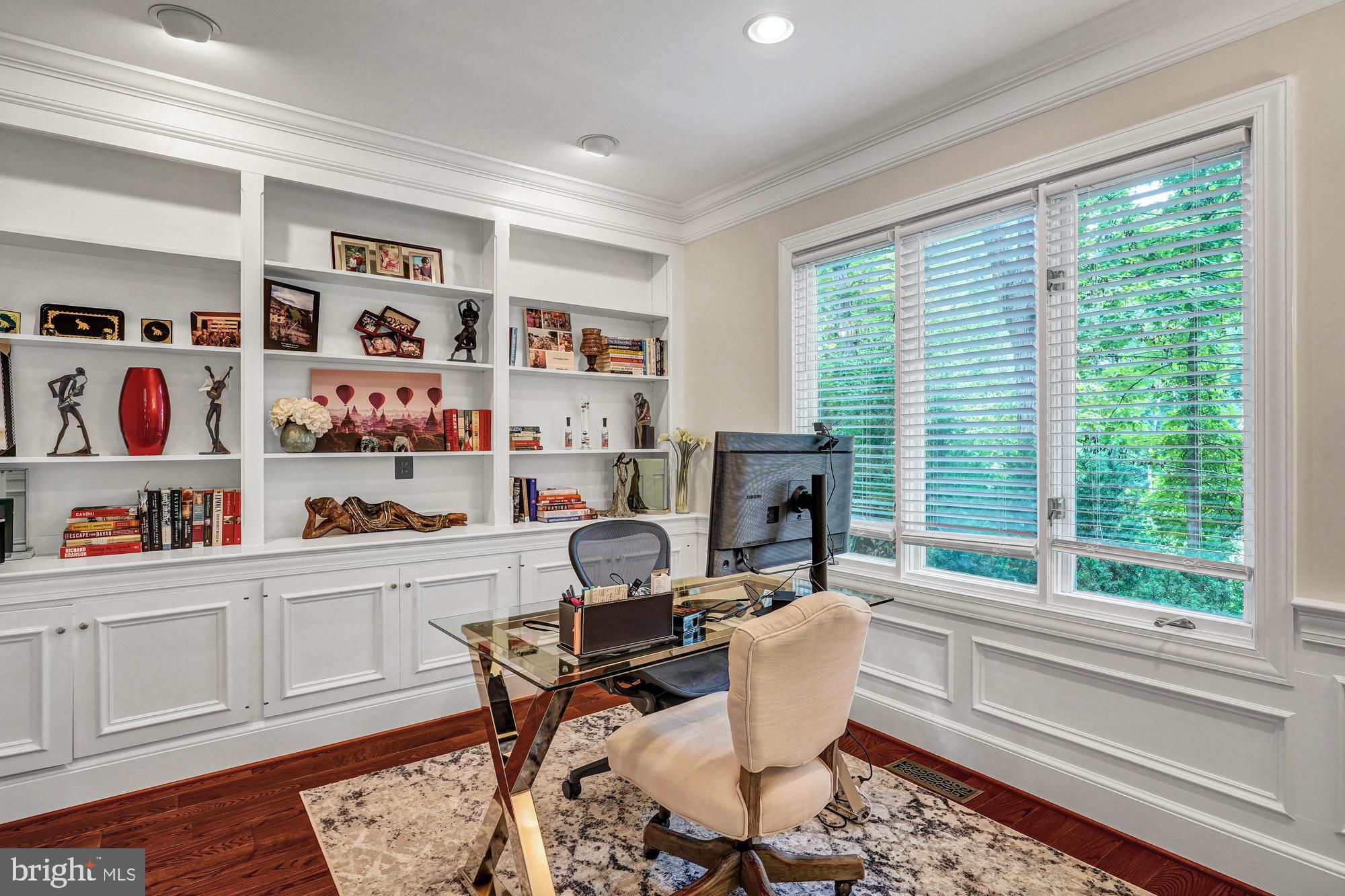 HUNTER'S CREST - Residential