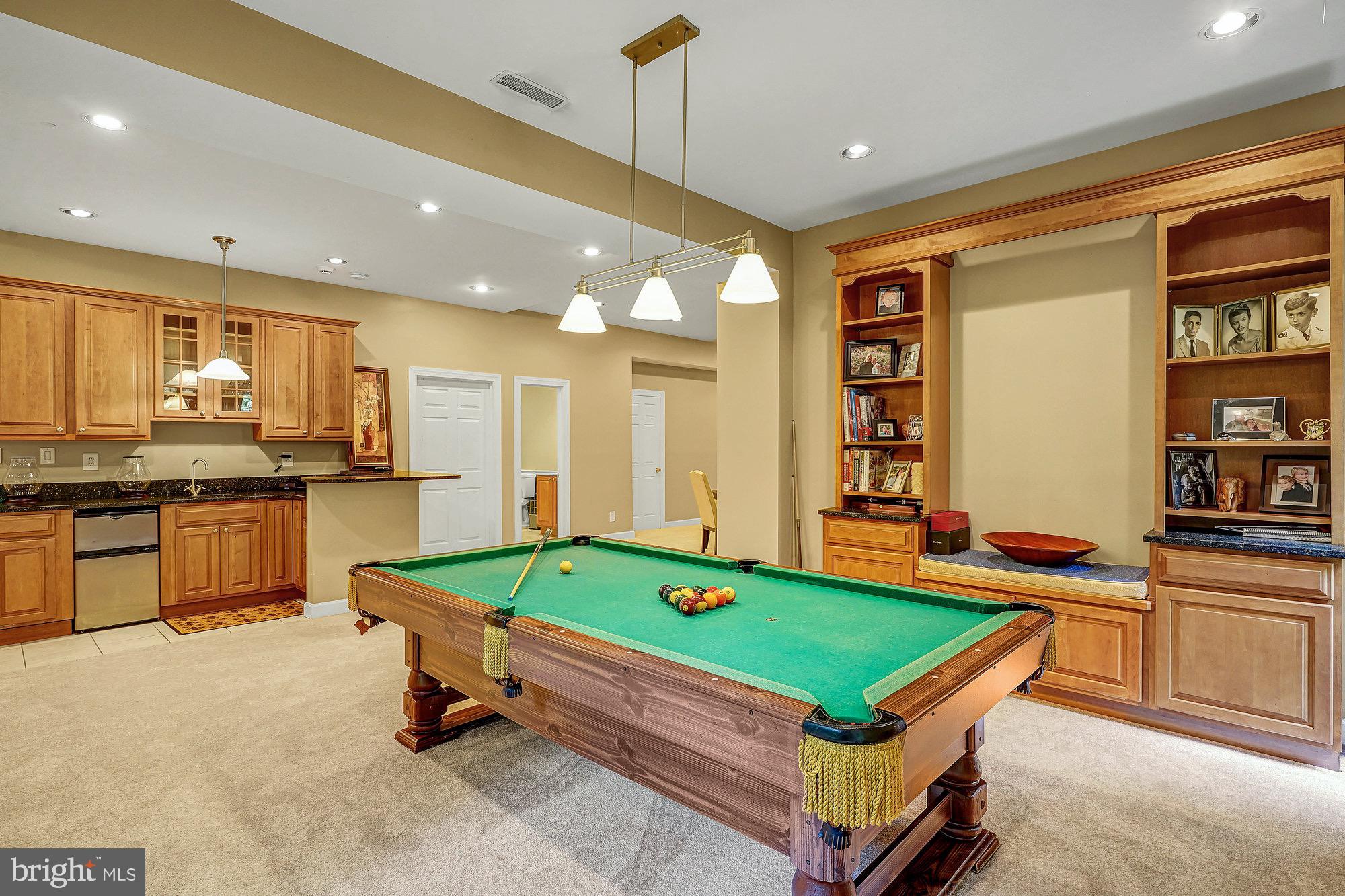 HUNTER'S CREST - Residential