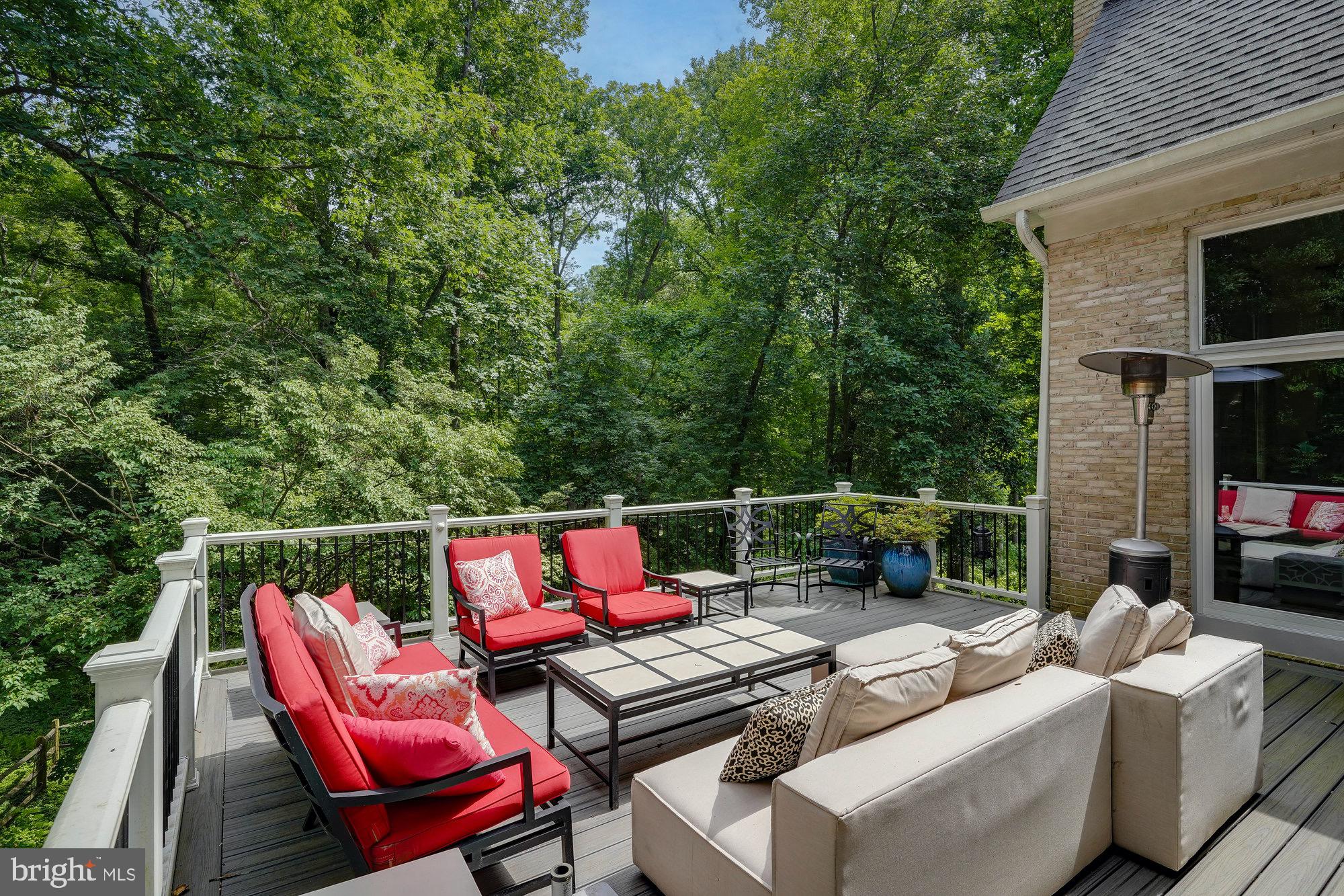 HUNTER'S CREST - Residential