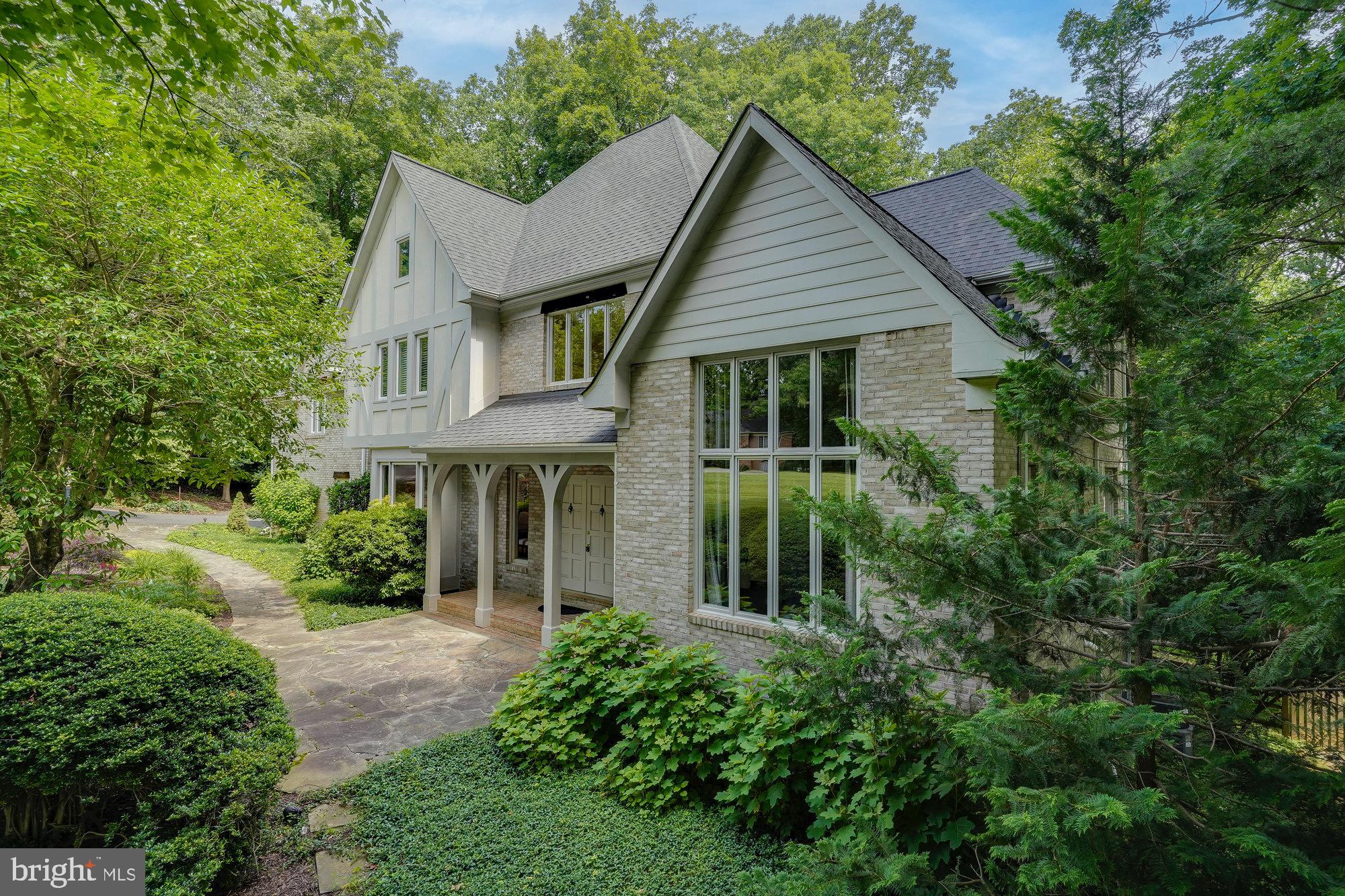 HUNTER'S CREST - Residential