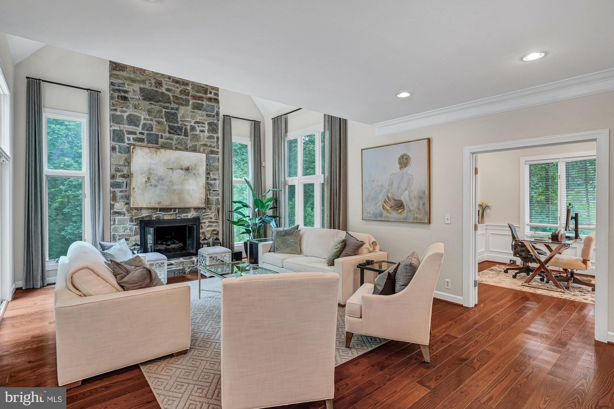 HUNTER'S CREST - Residential