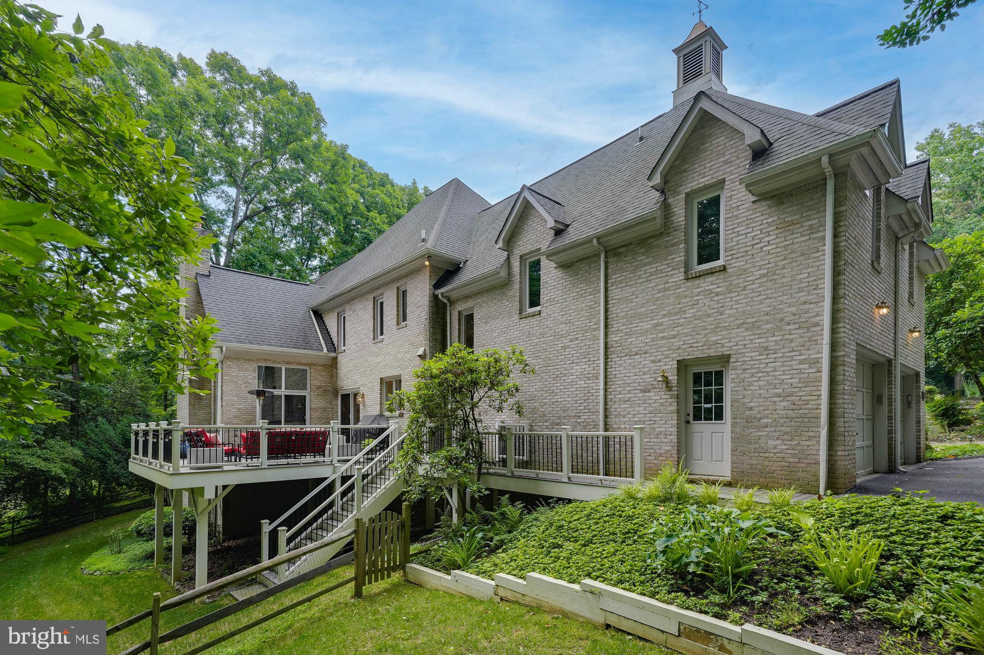 HUNTER'S CREST - Residential