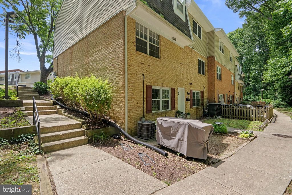 Photo of 19 - C Heritage Court, ANNAPOLIS, MD 21401 (MLS # MDAA2147778)