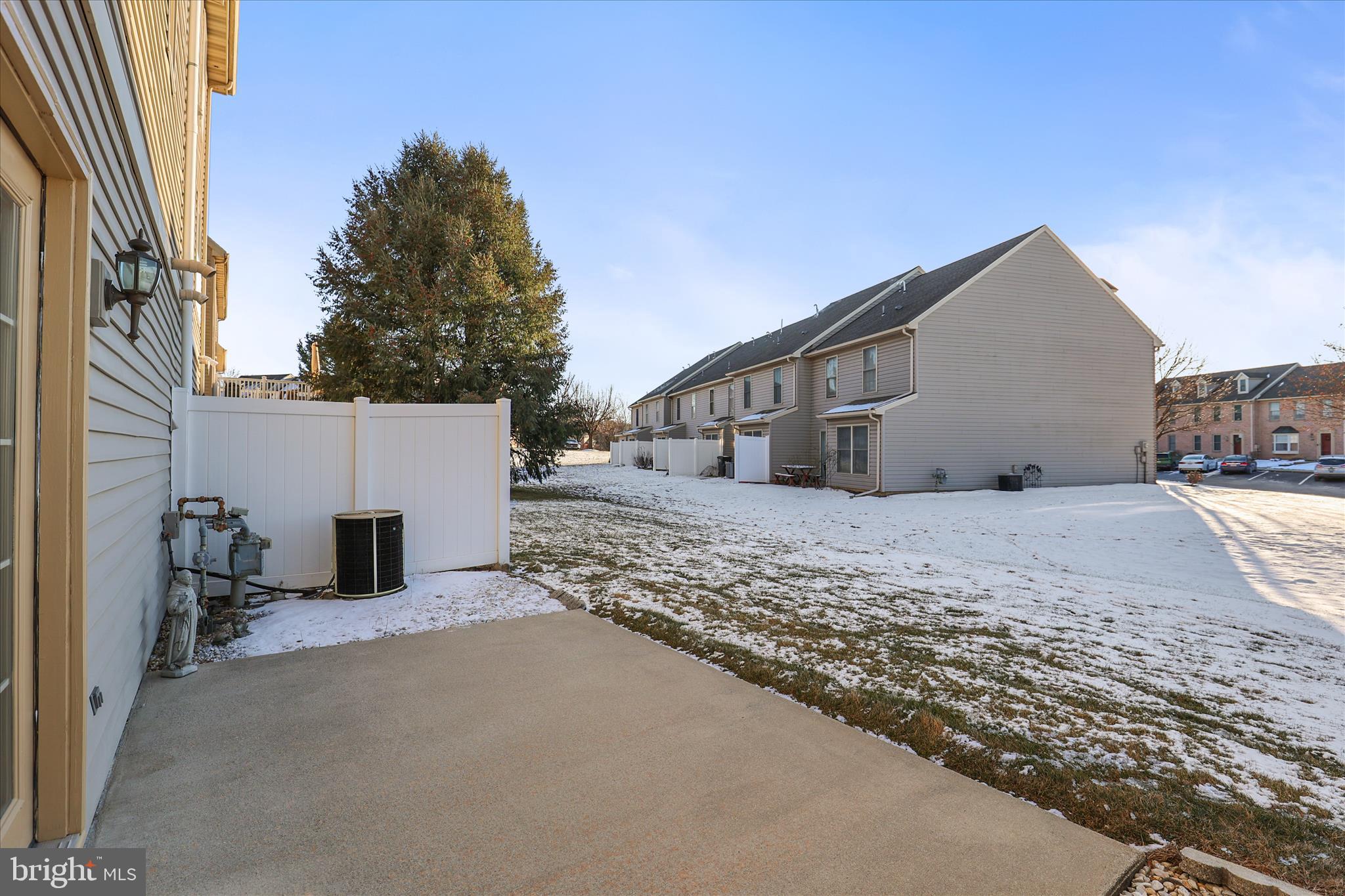 CROWN POINTE CONDOMINIUMS - Residential