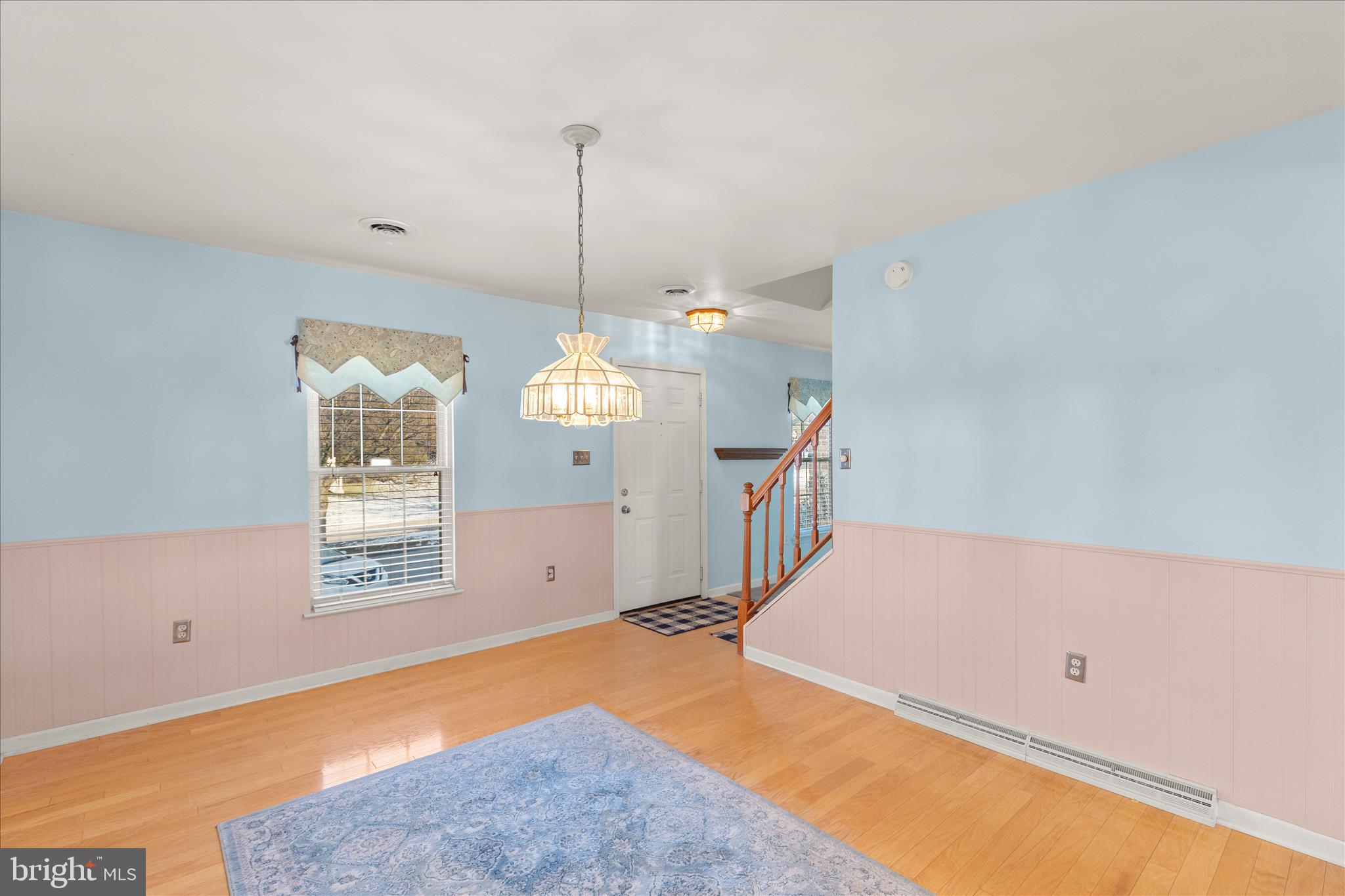 CROWN POINTE CONDOMINIUMS - Residential