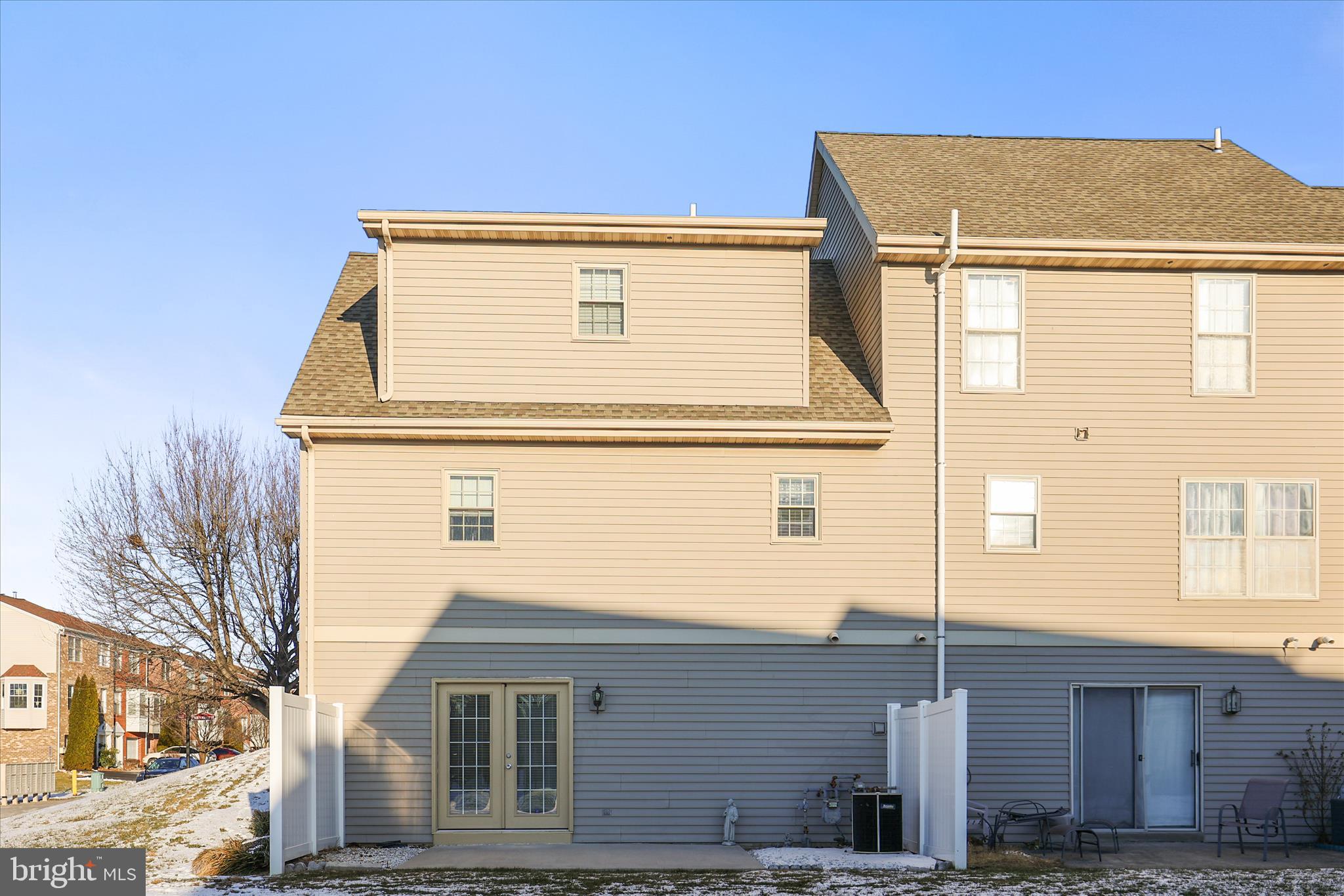 CROWN POINTE CONDOMINIUMS - Residential