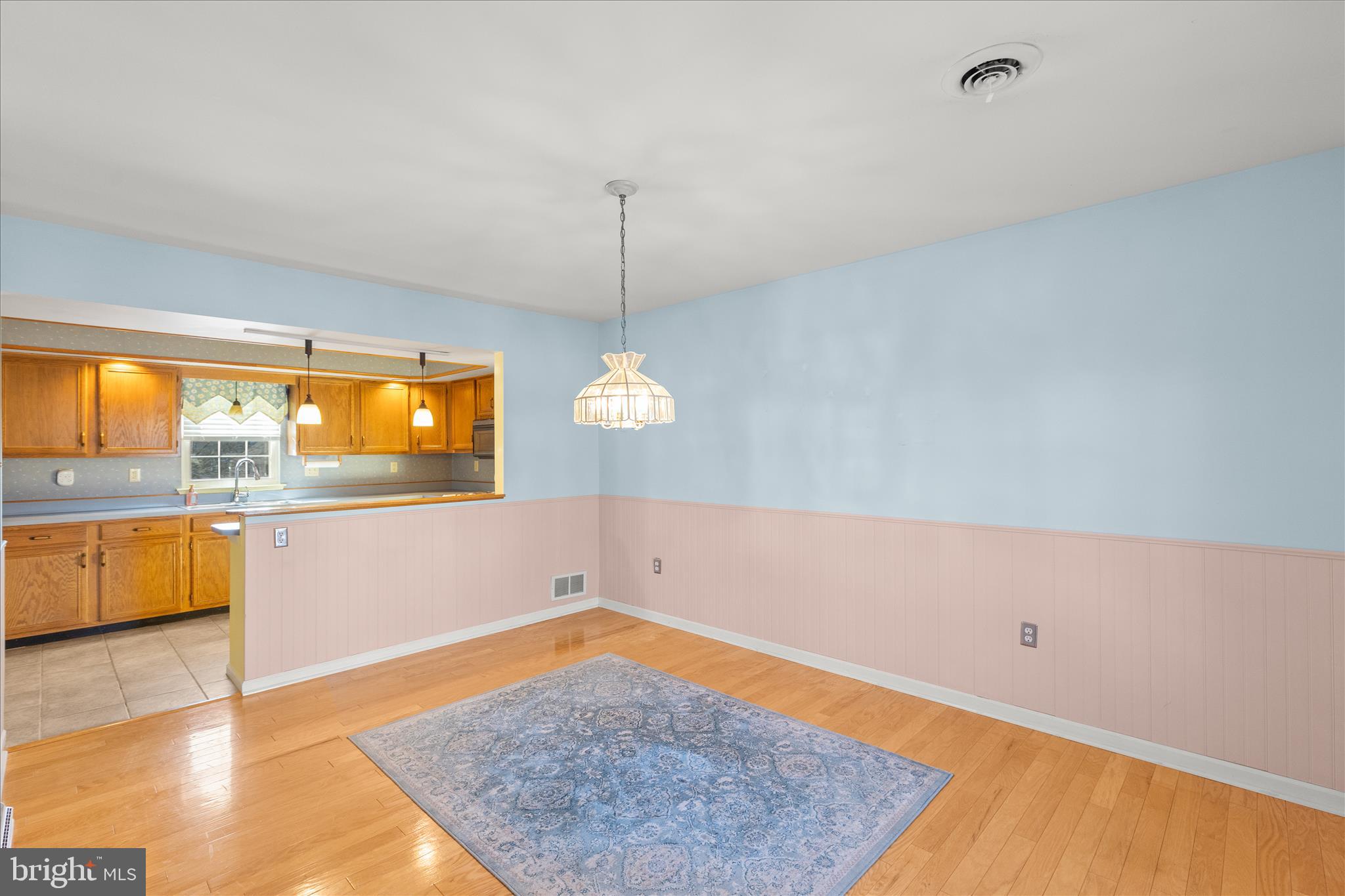 CROWN POINTE CONDOMINIUMS - Residential