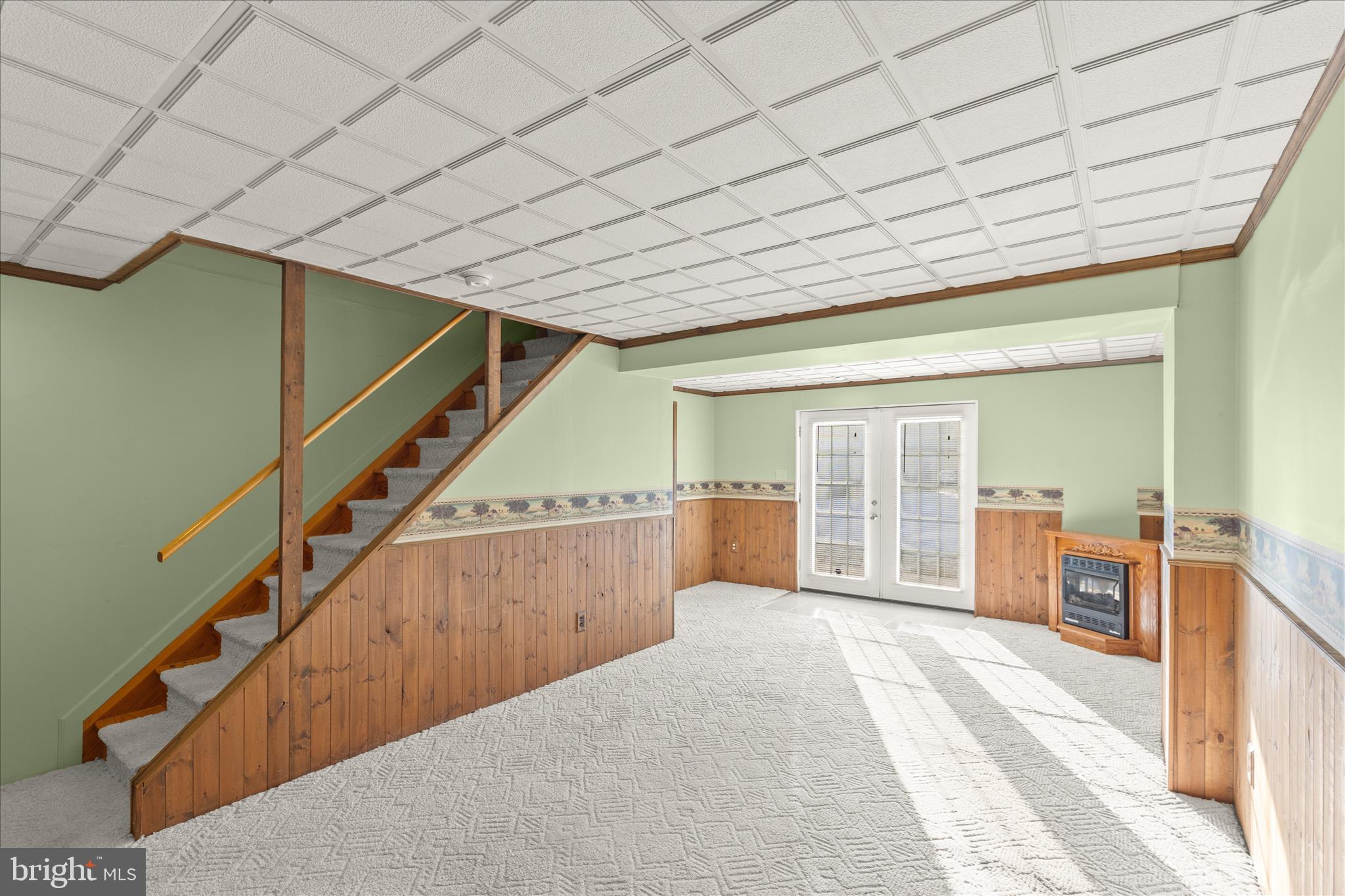 CROWN POINTE CONDOMINIUMS - Residential