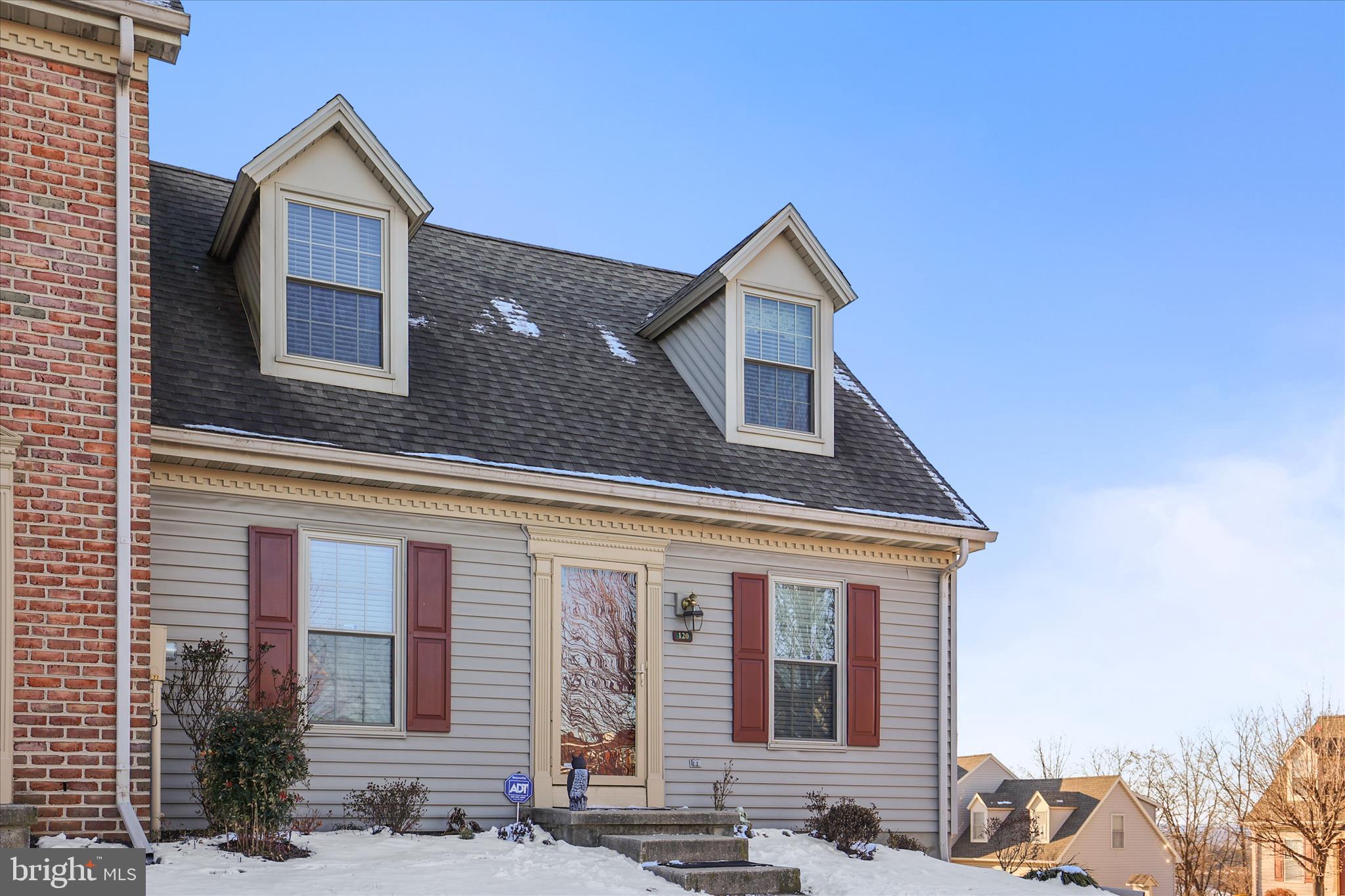 CROWN POINTE CONDOMINIUMS - Residential