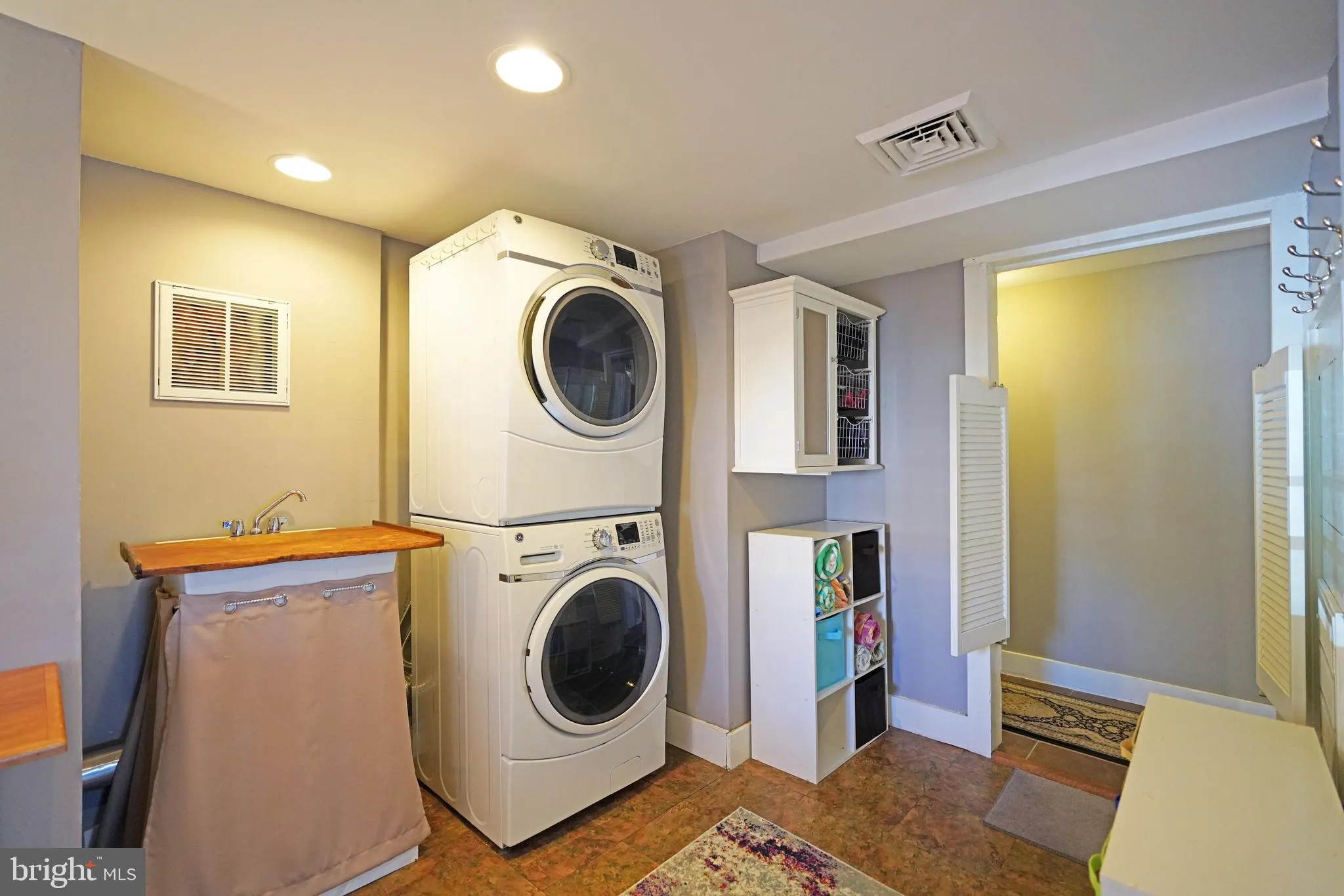 Milton, Delaware 19968, United States, 3 Bedrooms Bedrooms, ,2 BathroomsBathrooms,Residential,Contingent,81368