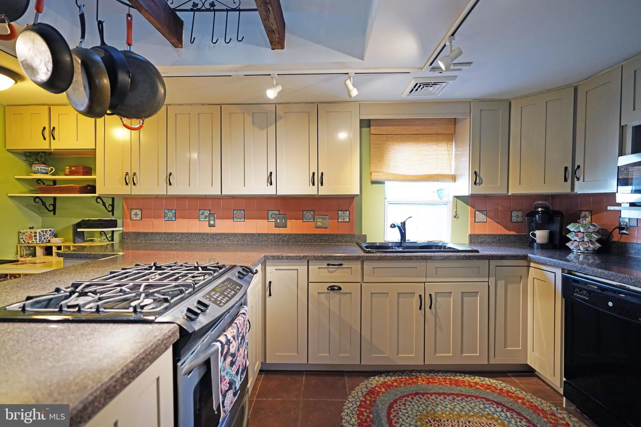 Milton, Delaware 19968, United States, 3 Bedrooms Bedrooms, ,2 BathroomsBathrooms,Residential,Contingent,81368