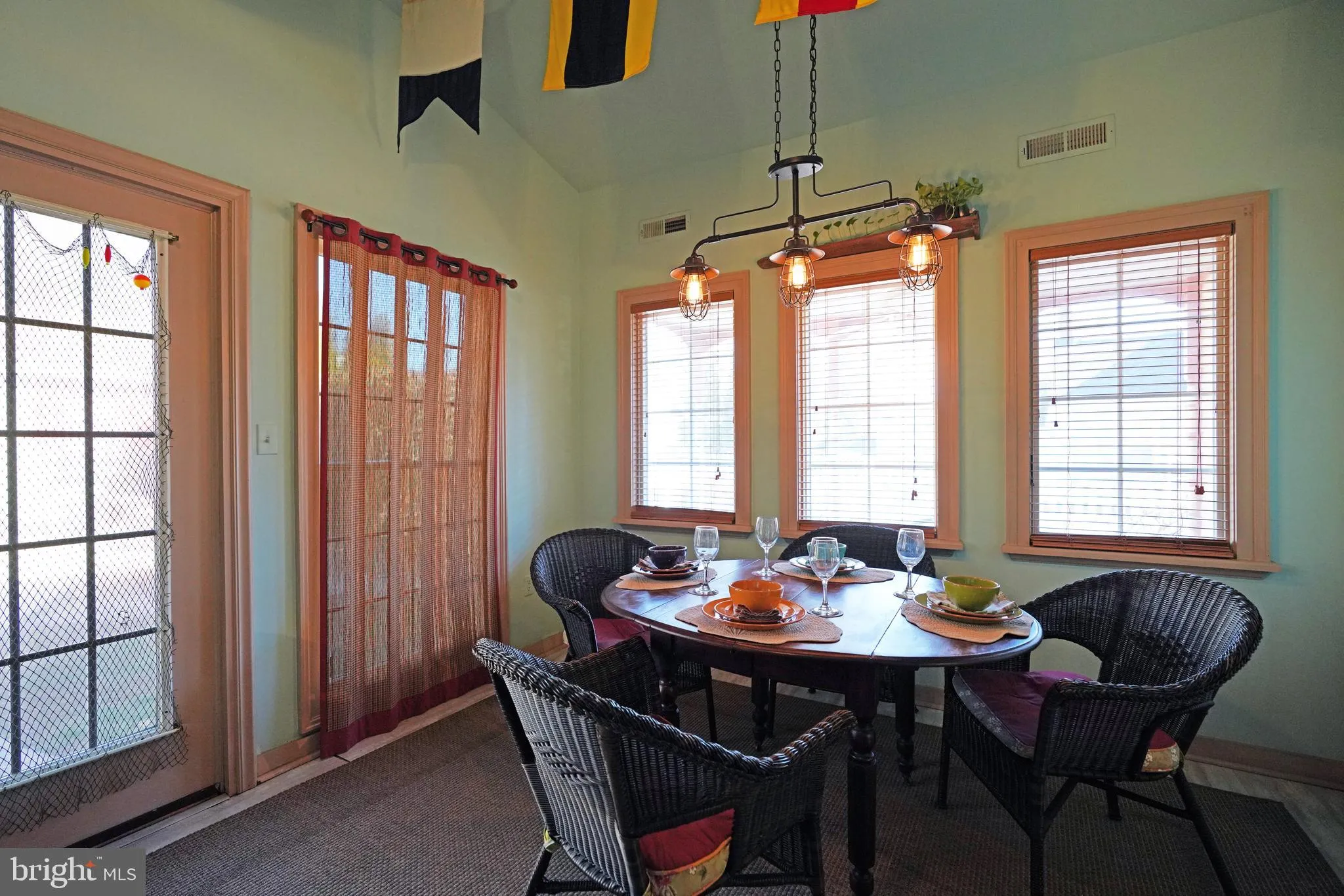 Milton, Delaware 19968, United States, 3 Bedrooms Bedrooms, ,2 BathroomsBathrooms,Residential,Contingent,81368