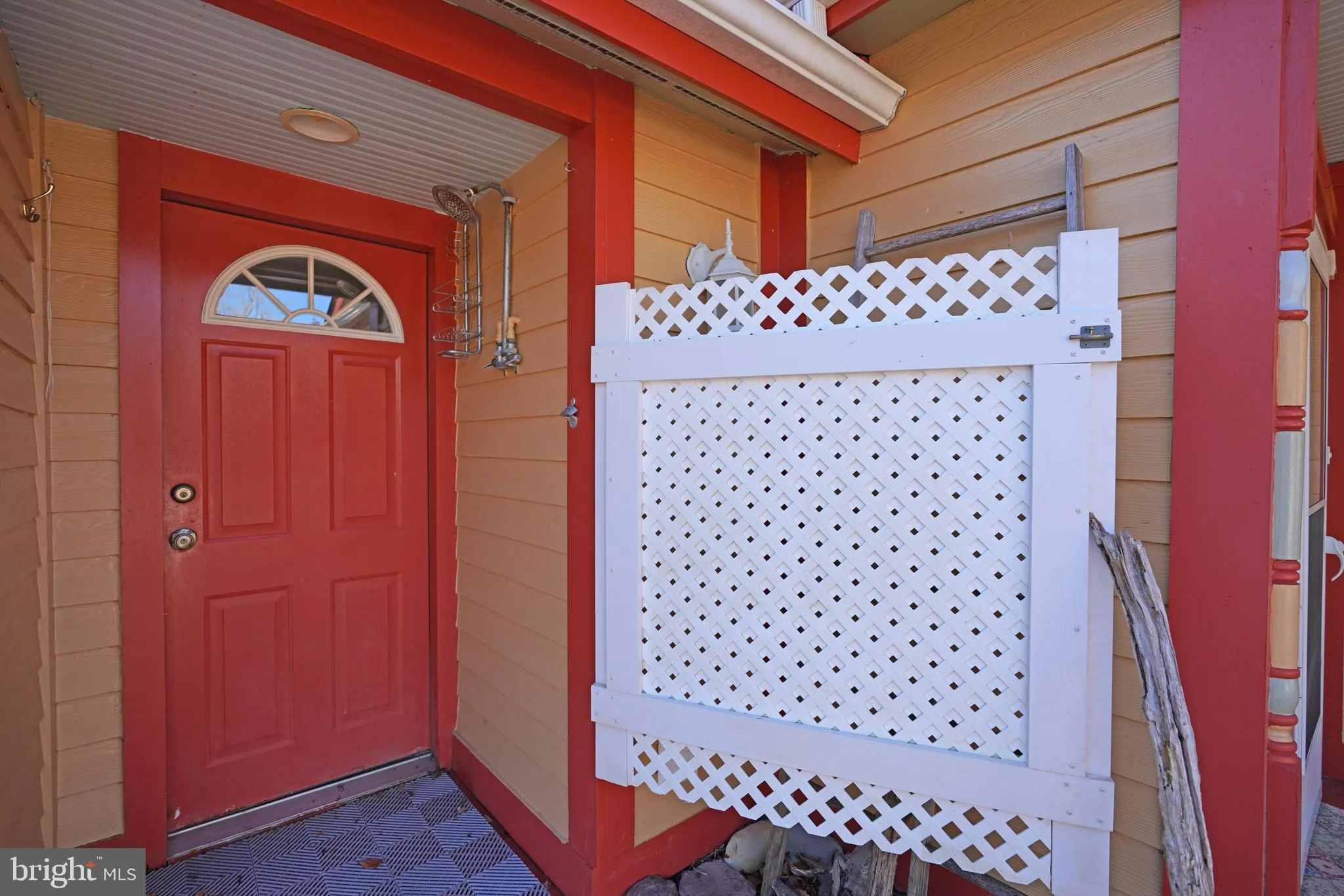 Milton, Delaware 19968, United States, 3 Bedrooms Bedrooms, ,2 BathroomsBathrooms,Residential,Contingent,81368