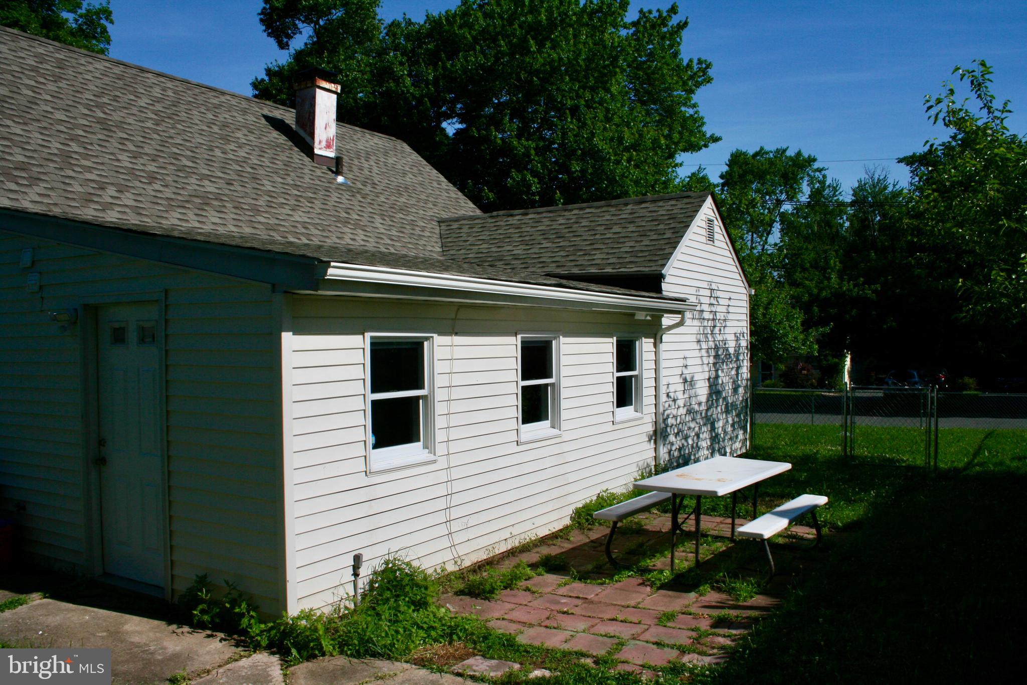 124 STRATFORD AVENUE