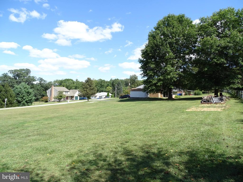 Photo of 455 Days Mill Road, YORK, PA 17403 (MLS # PAYK2090140)