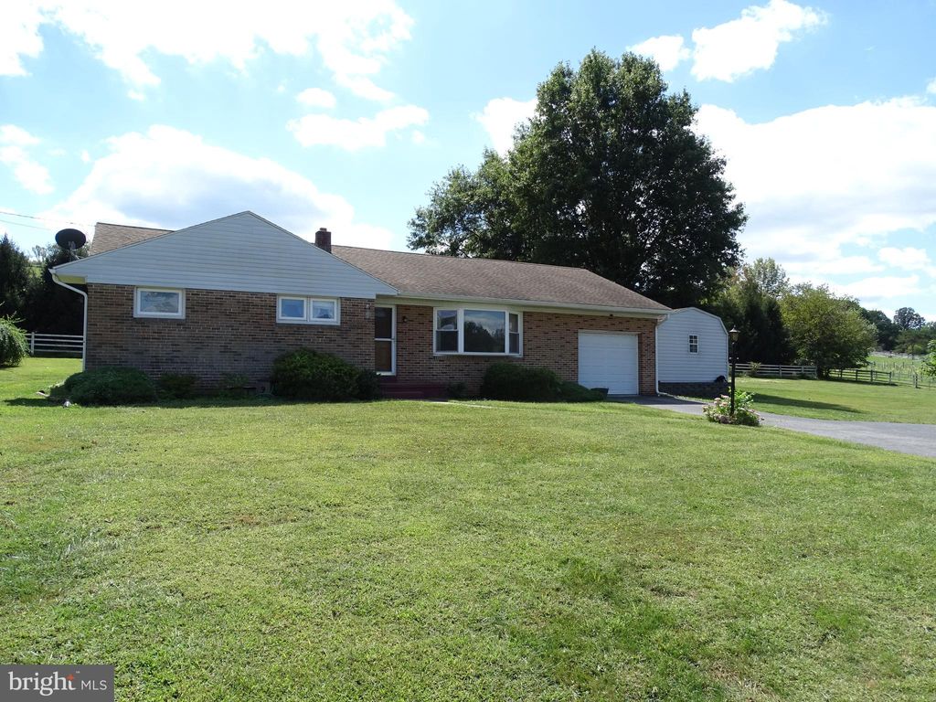 Photo of 455 Days Mill Road, YORK, PA 17403 (MLS # PAYK2090140)