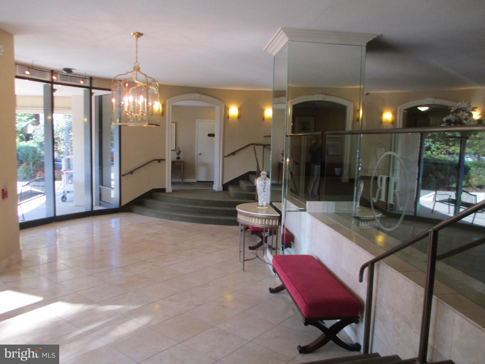 ROTONDA - Residential Lease