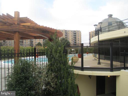 ROTONDA - Residential Lease