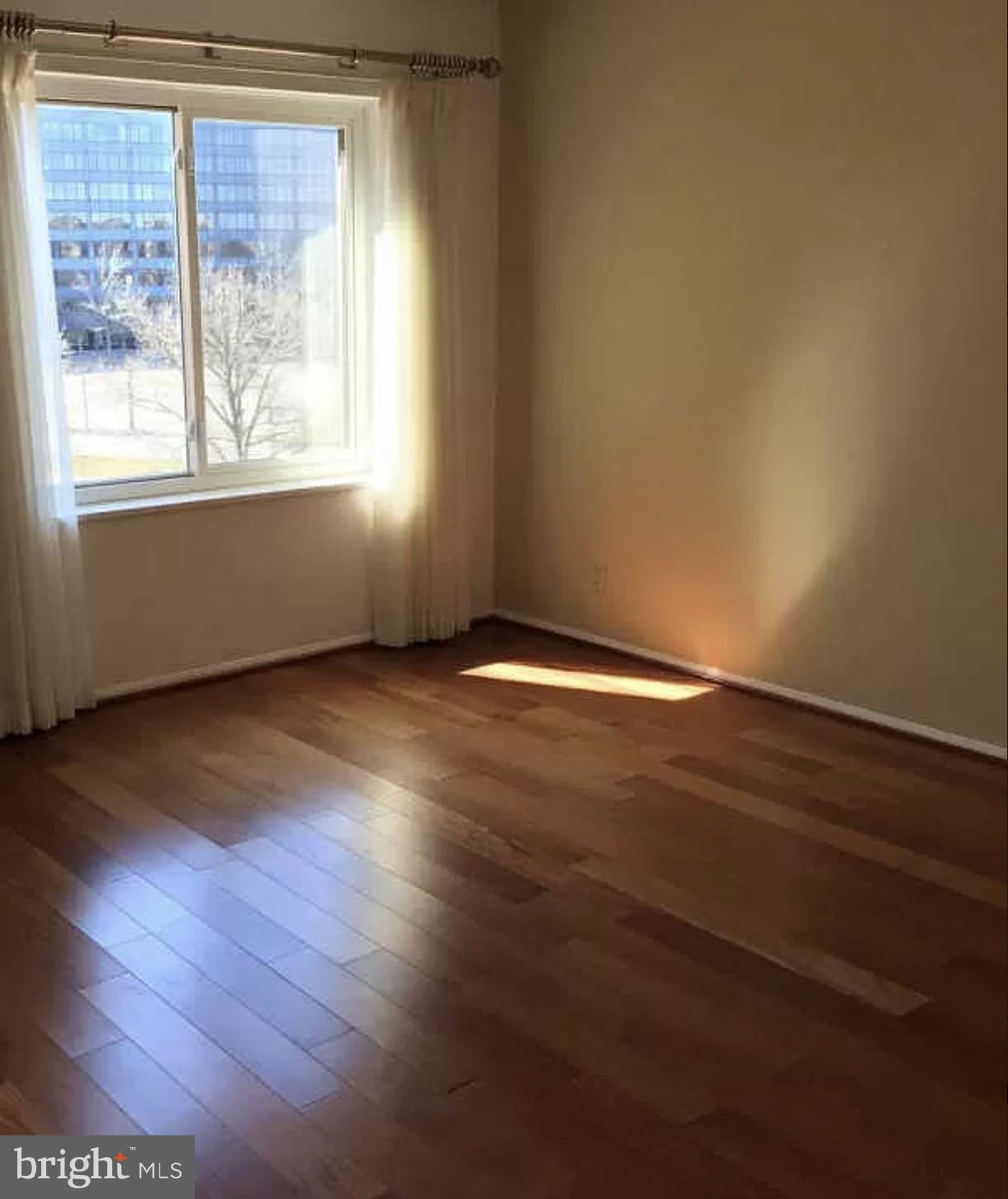 ROTONDA - Residential Lease