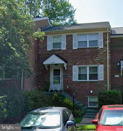 Photo of 10405 Courthouse Drive, FAIRFAX, VA 22030 (MLS # VAFC2008230)