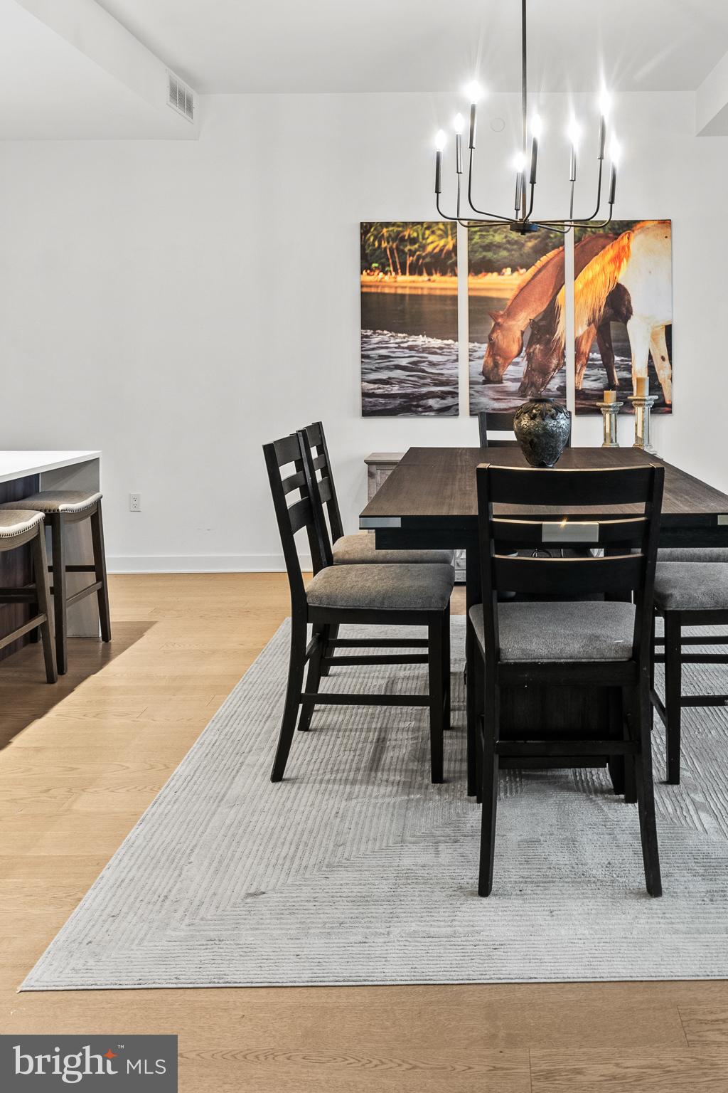 THE VERSE CONDO - Residential