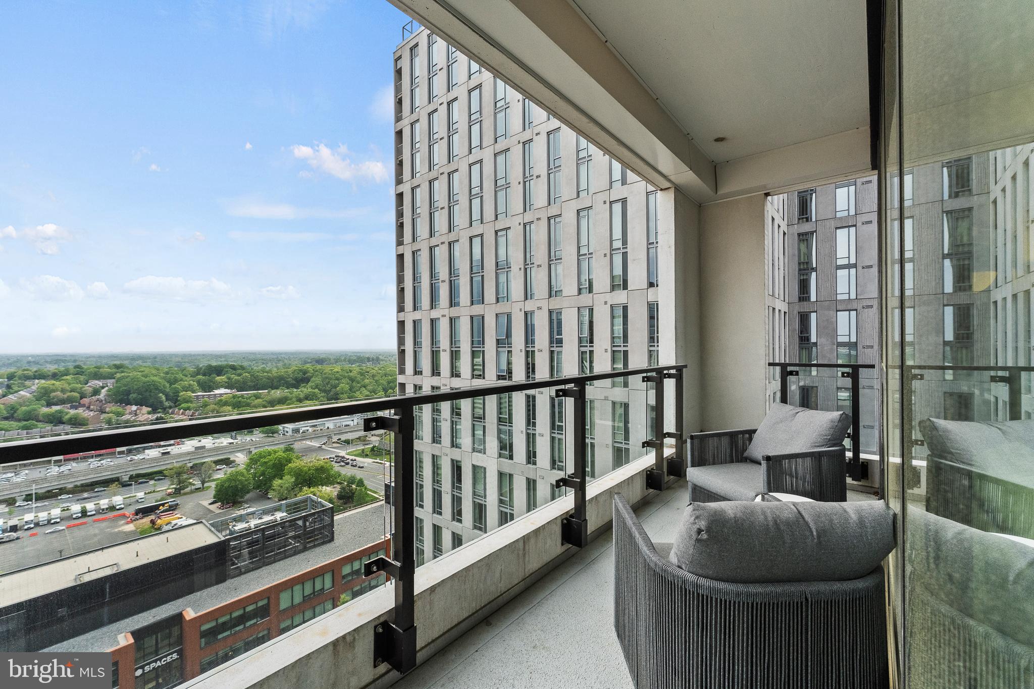 THE VERSE CONDO - Residential