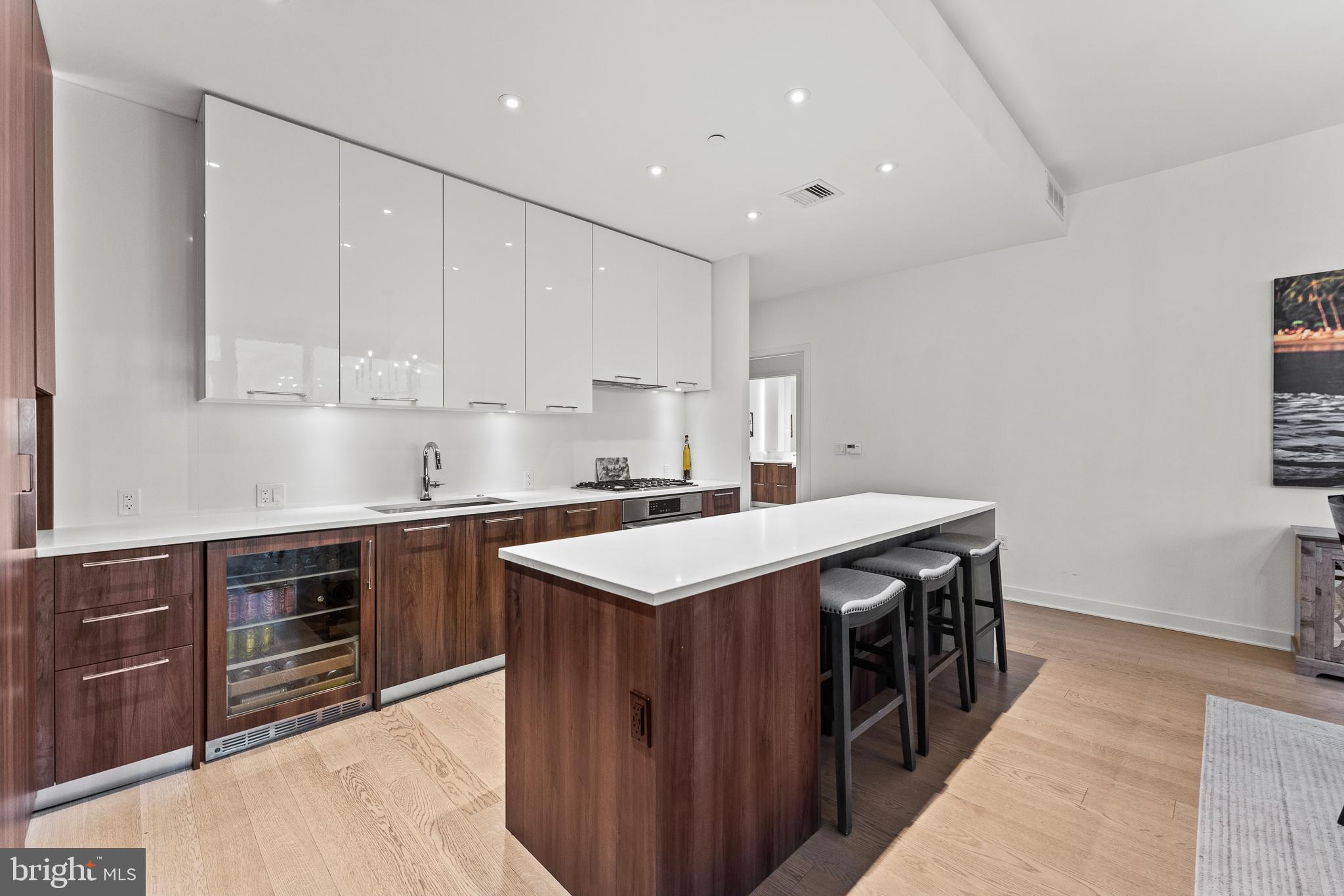 THE VERSE CONDO - Residential