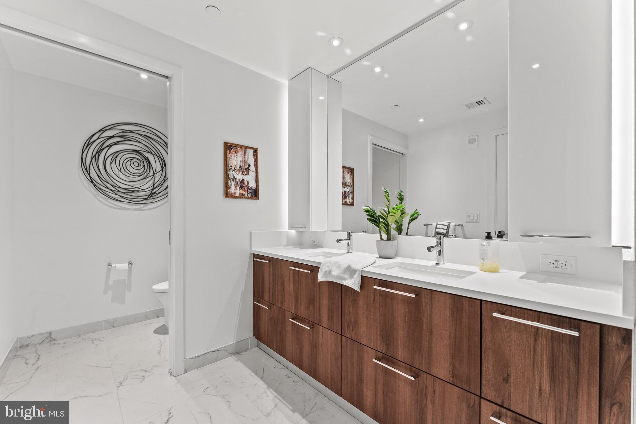 THE VERSE CONDO - Residential