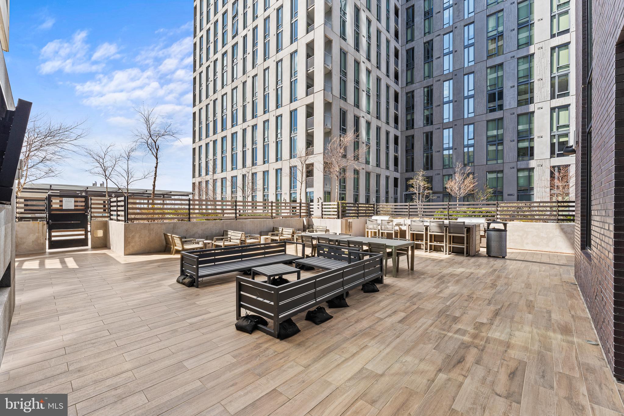 THE VERSE CONDO - Residential