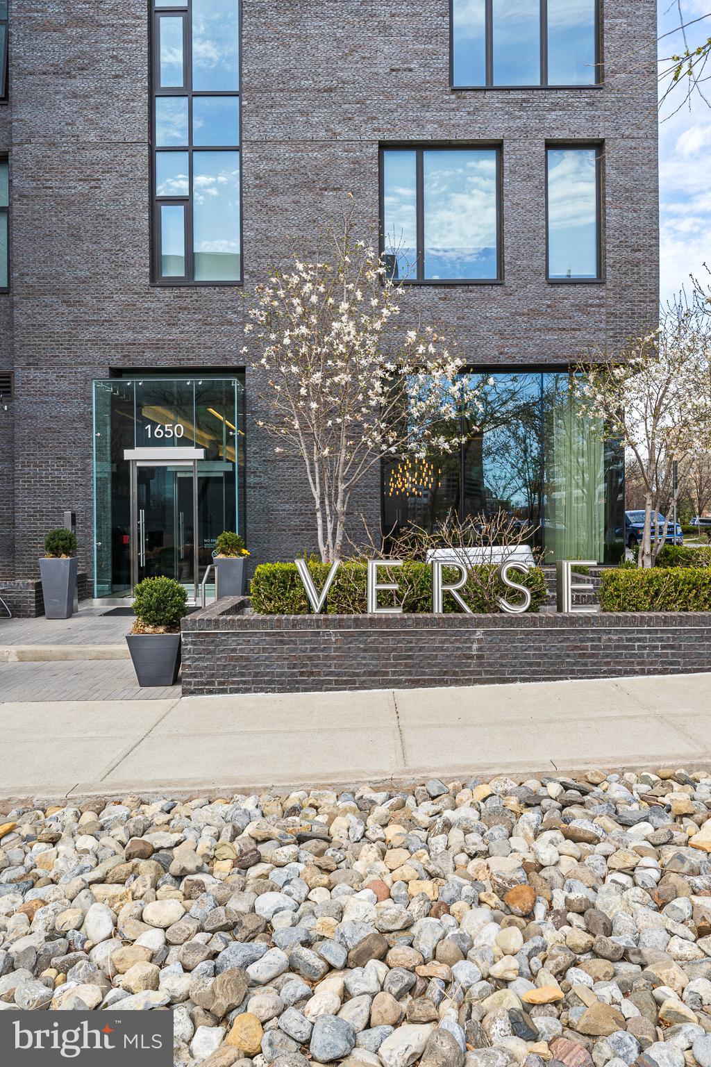 THE VERSE CONDO - Residential
