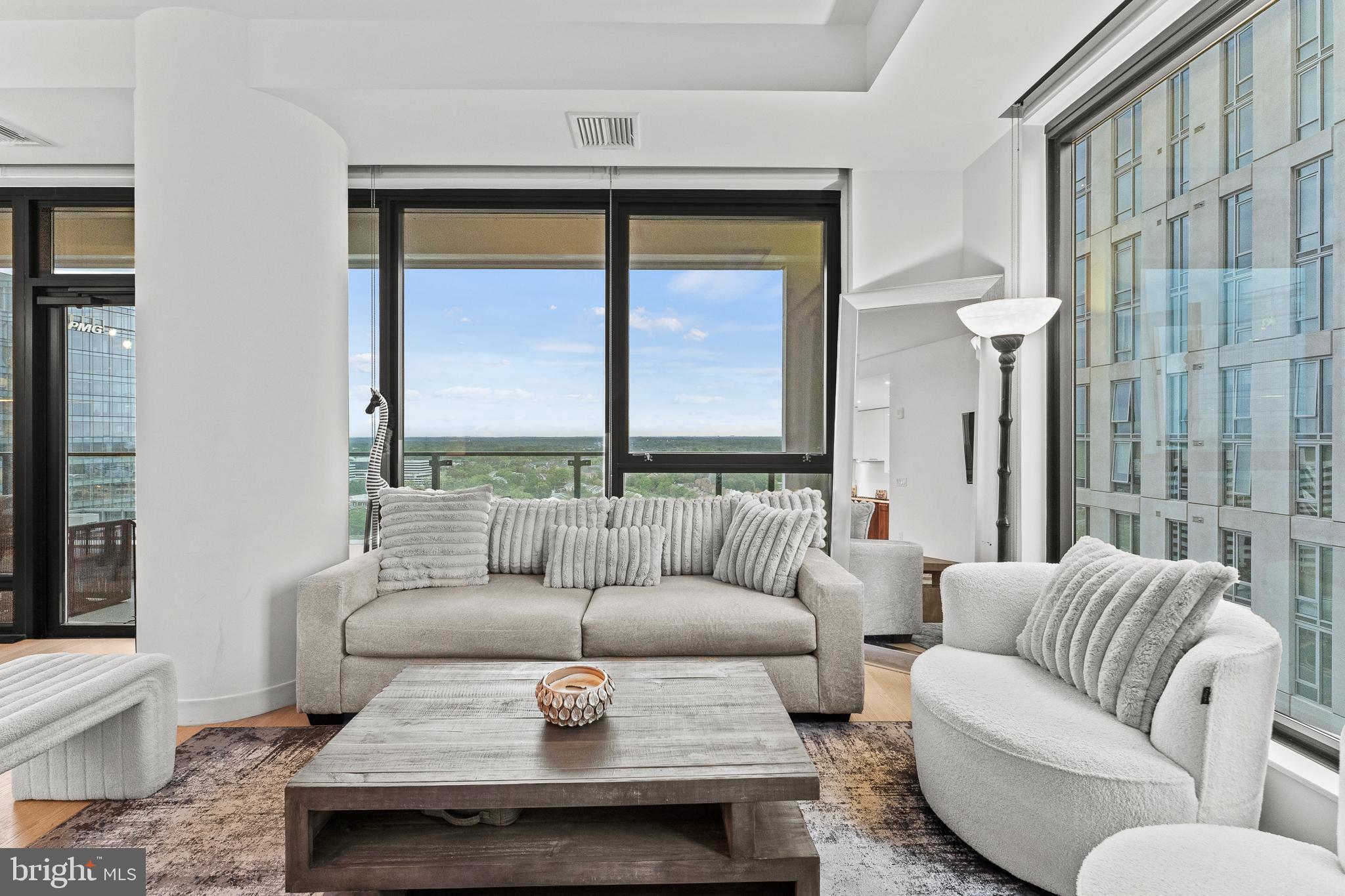 THE VERSE CONDO - Residential