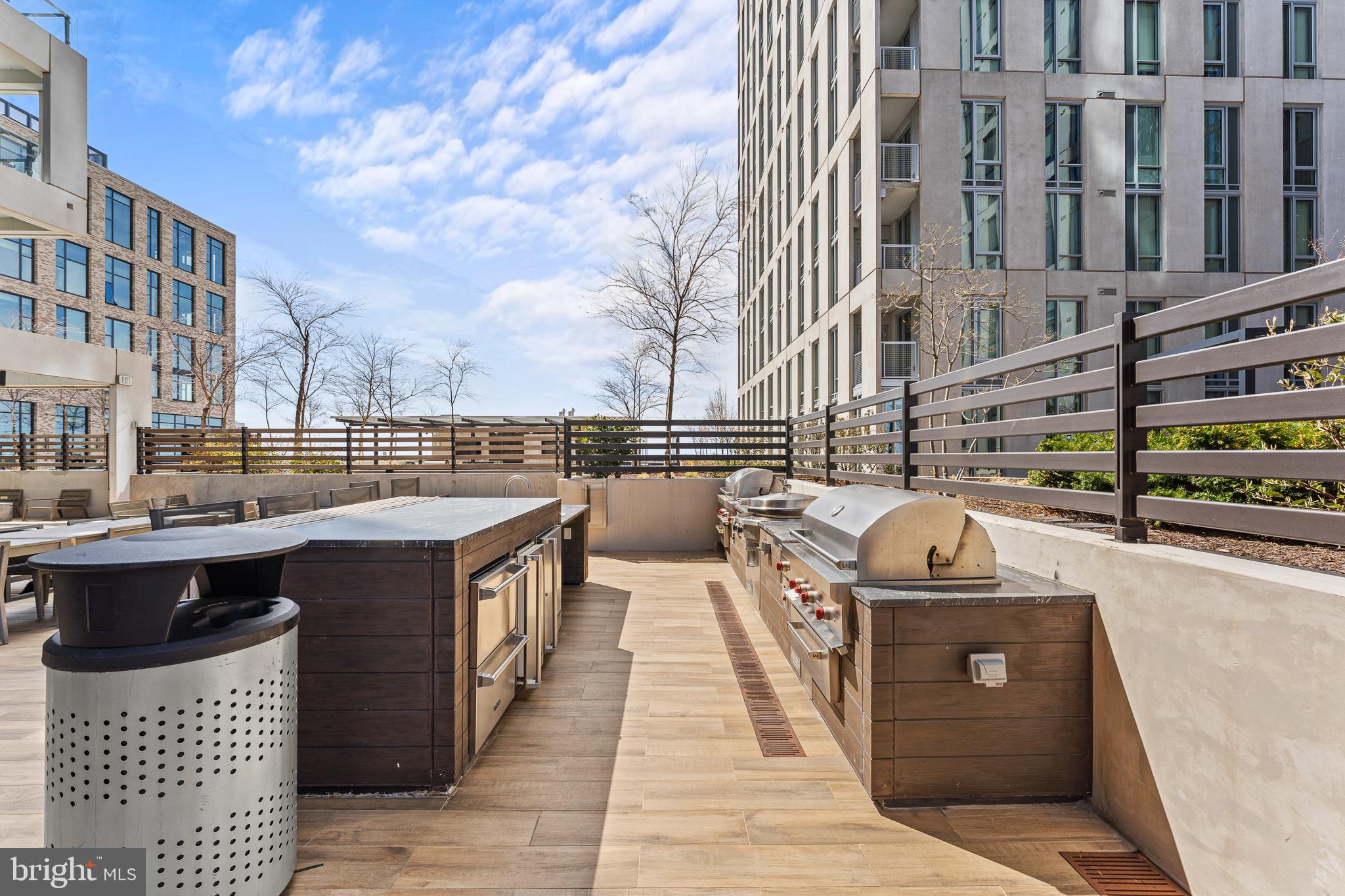 THE VERSE CONDO - Residential