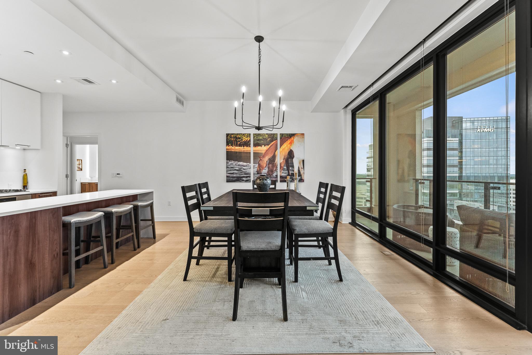 THE VERSE CONDO - Residential