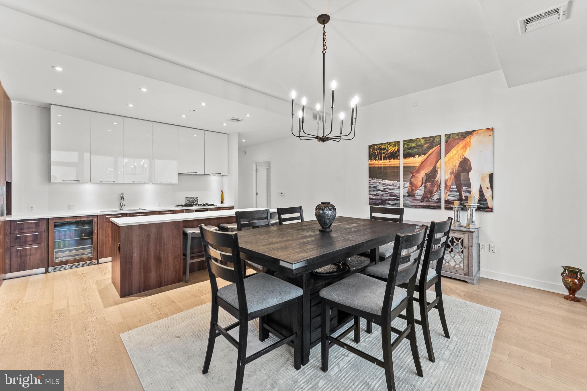 THE VERSE CONDO - Residential