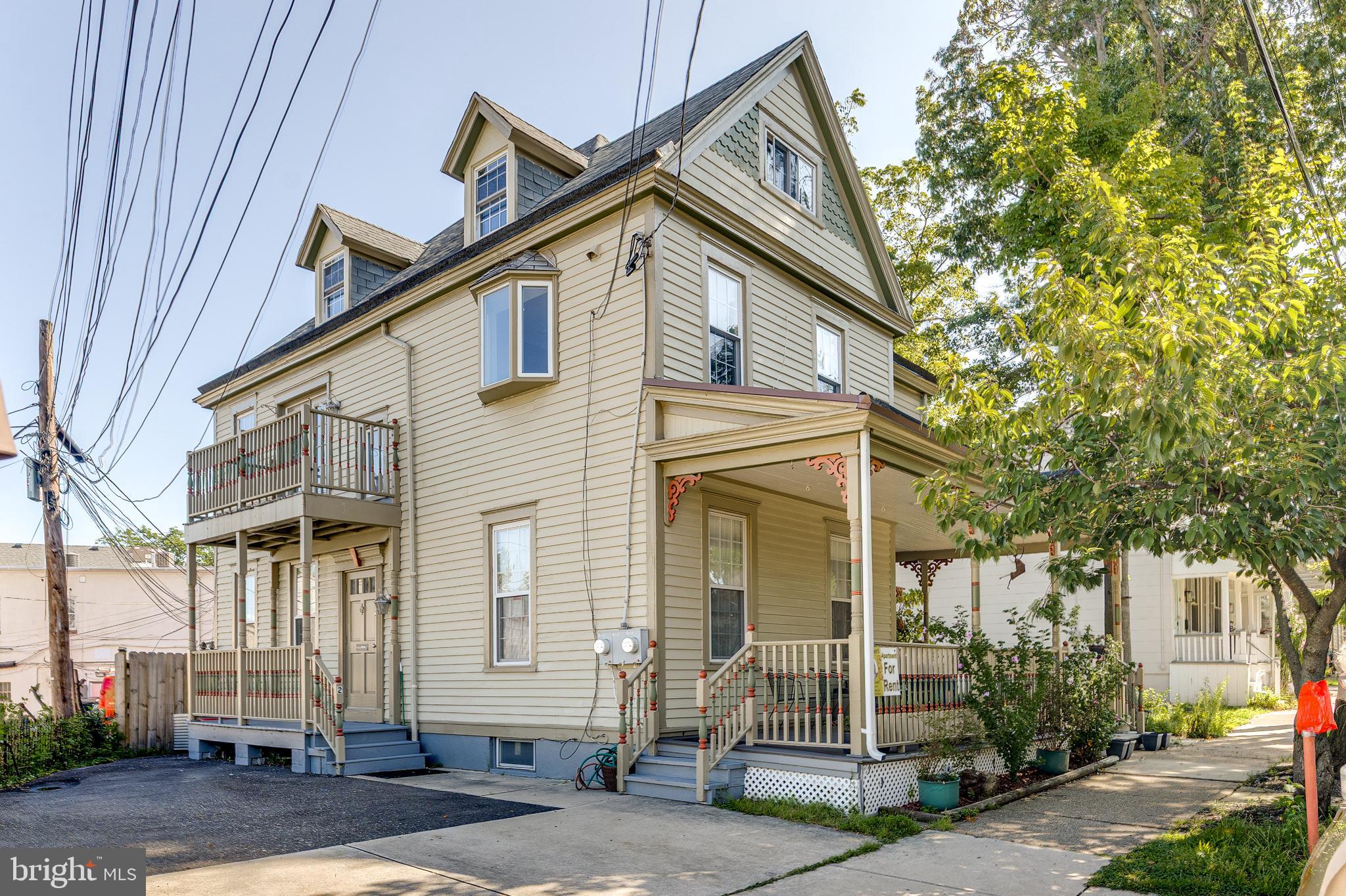 21 ELLIS STREET