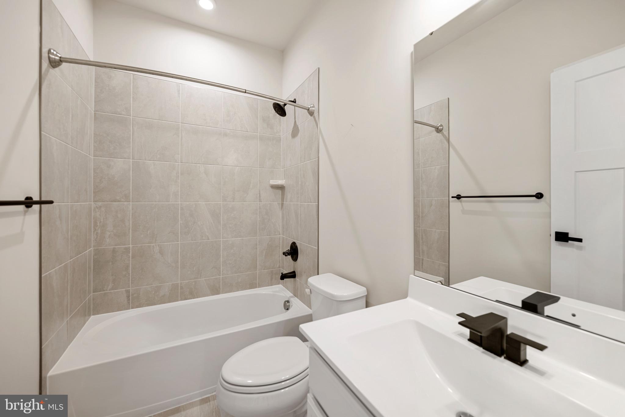 ARCOLA - Residential Lease