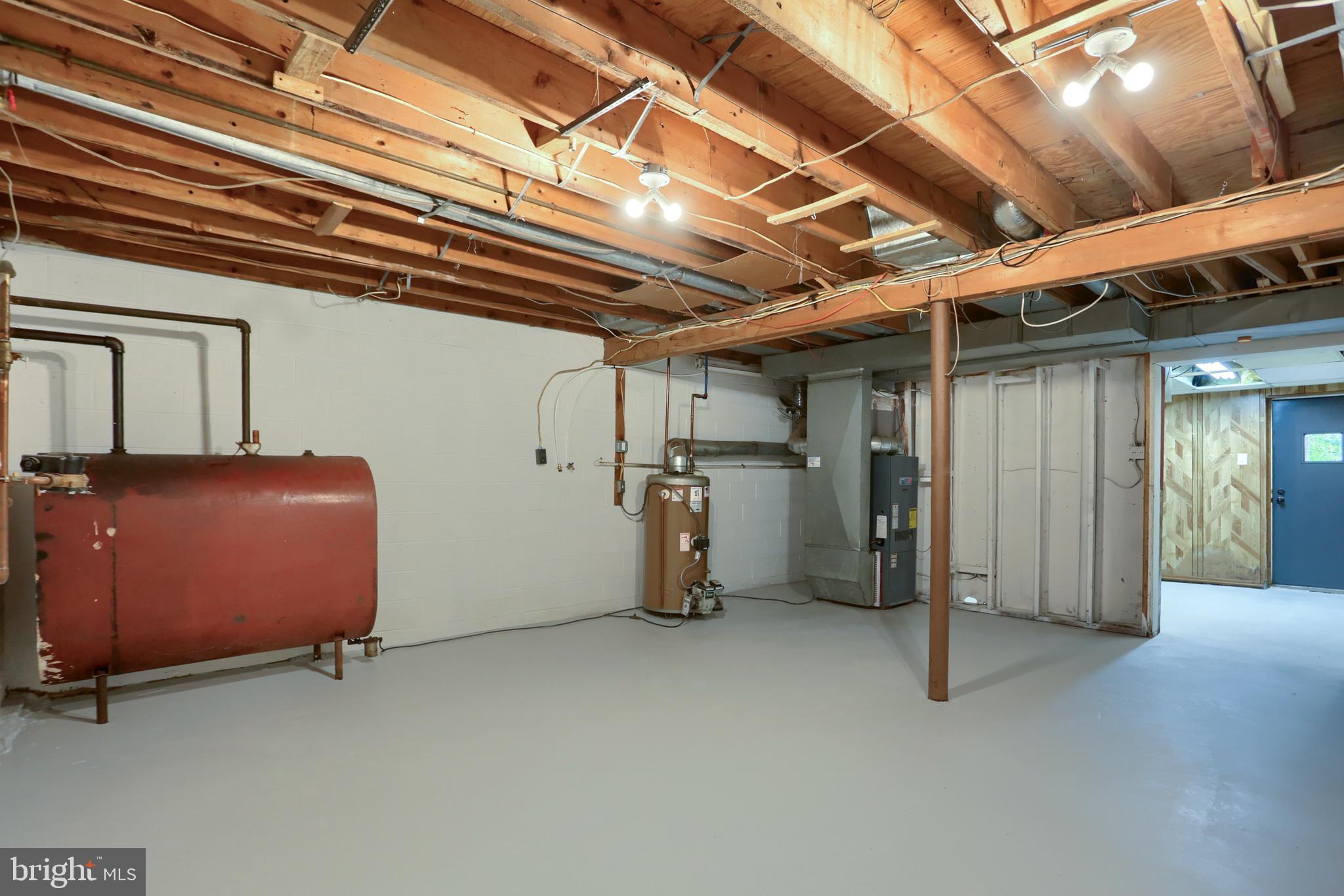 FARM HOMES W GROVE - Residential