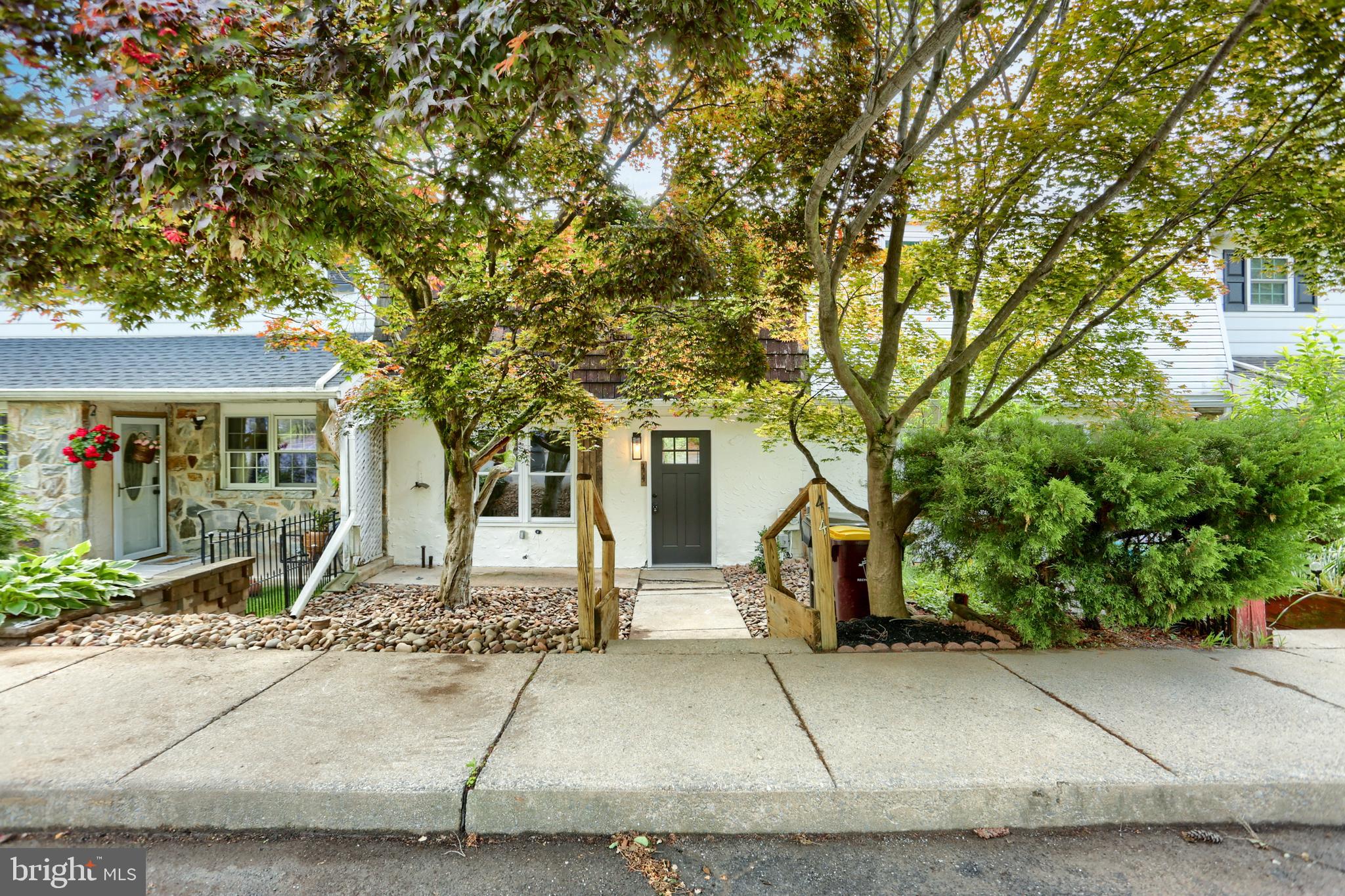 FARM HOMES W GROVE - Residential